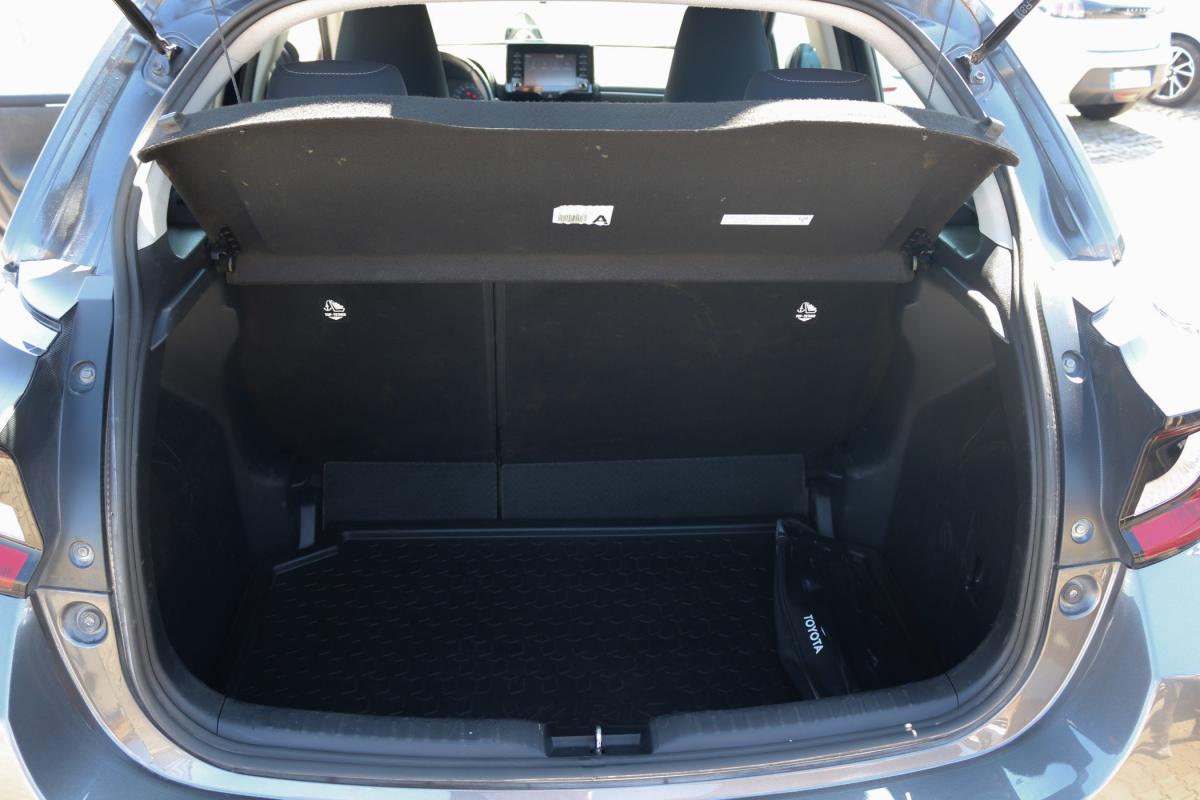 toyota-yaris-2022-hibrido-a-gasolina-1490cc