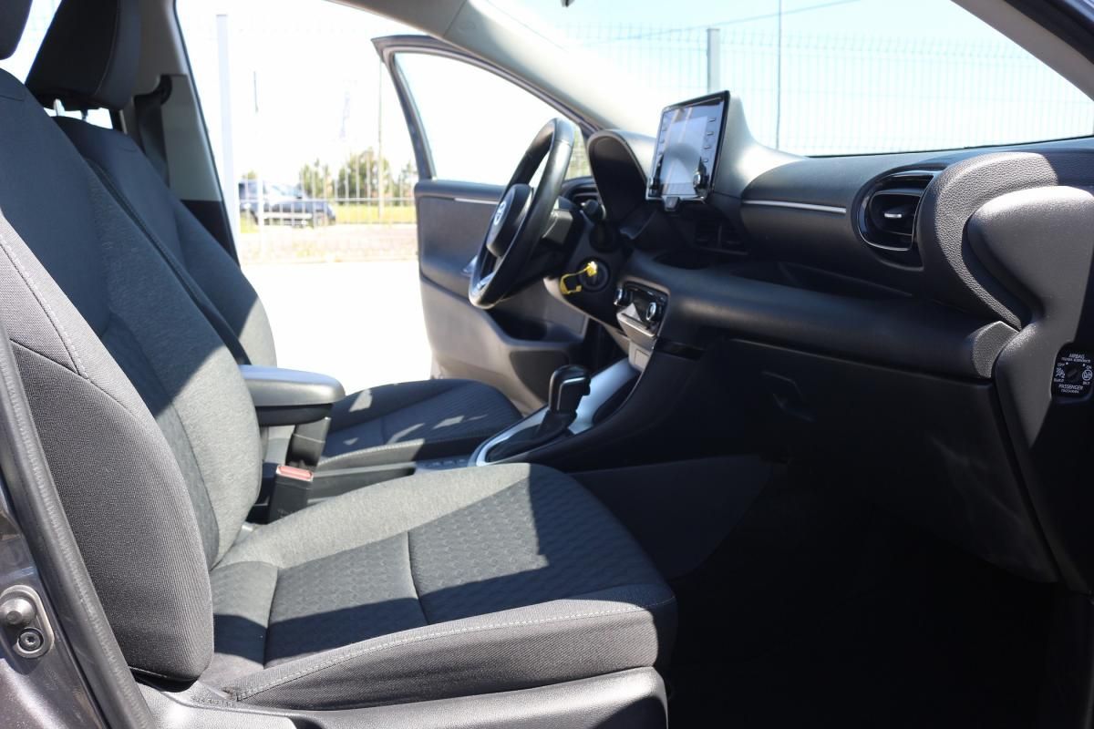 toyota-yaris-2022-hibrido-a-gasolina-1490cc