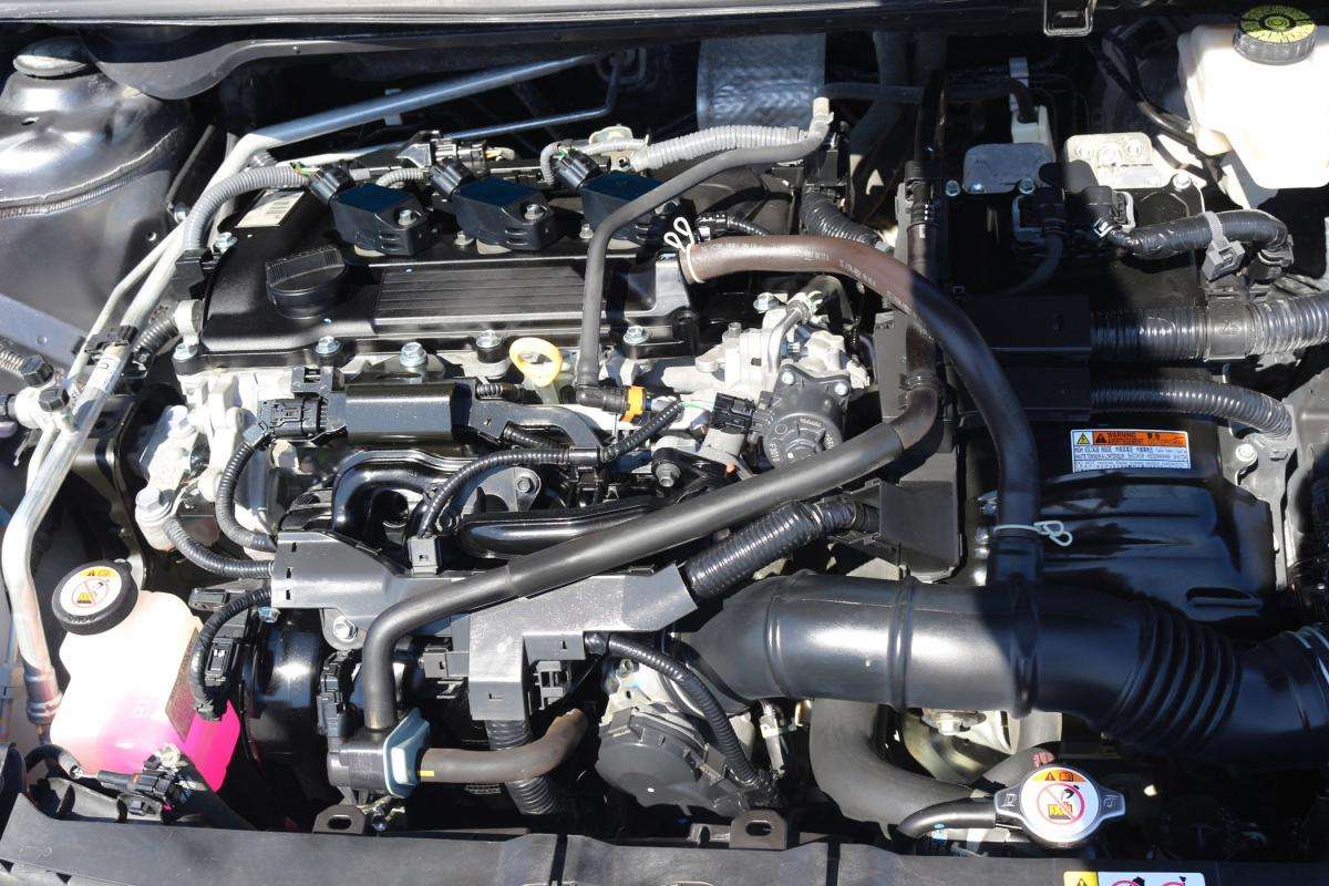toyota-yaris-2022-hibrido-a-gasolina-1490cc