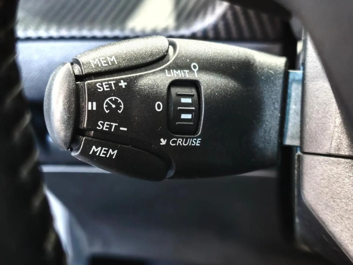 peugeot-208-2020-gasolina-1199cc
