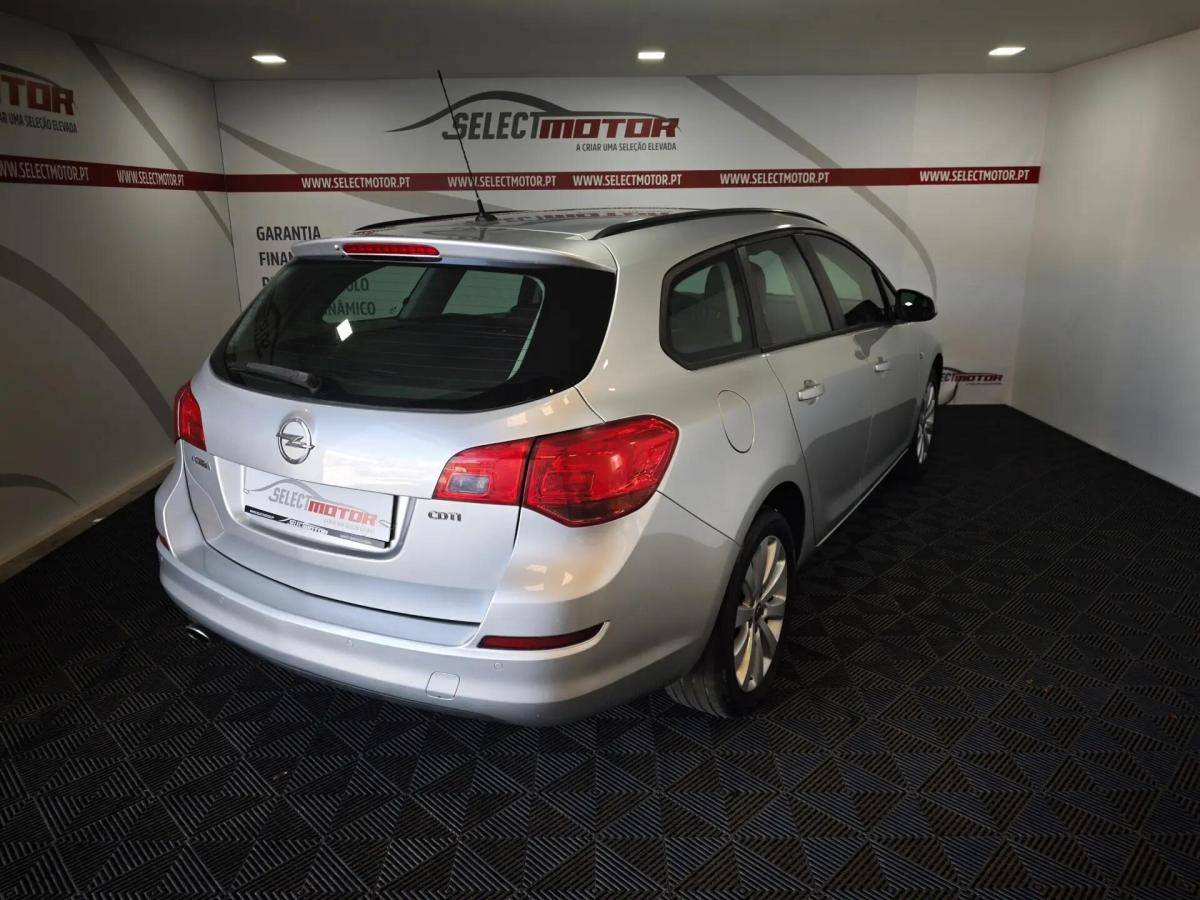 opel-astra-sport-tourer-2012-diesel-1956cc