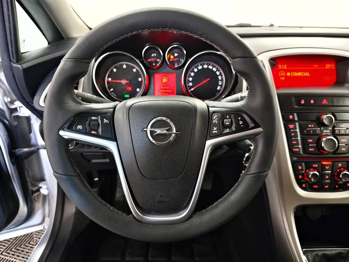 opel-astra-sport-tourer-2012-diesel-1956cc
