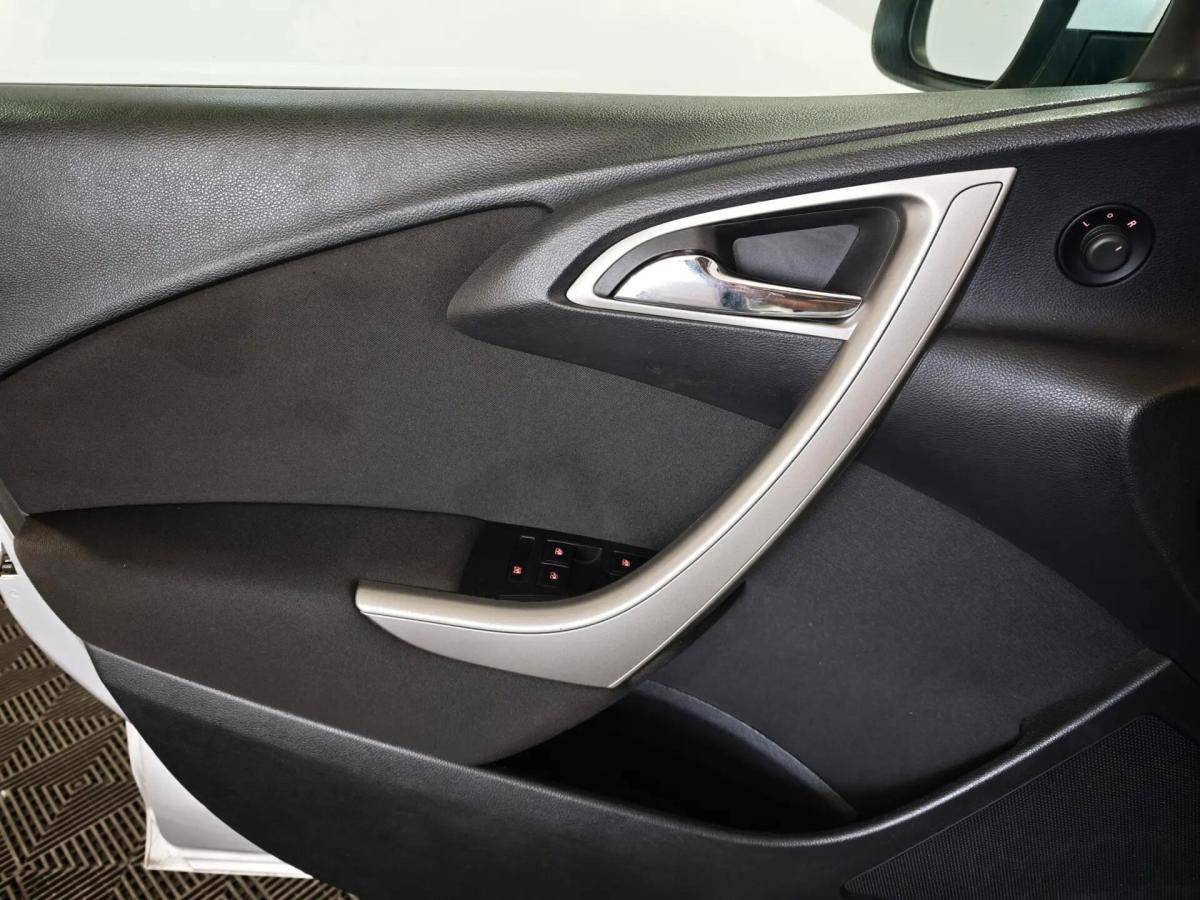 opel-astra-sport-tourer-2012-diesel-1956cc