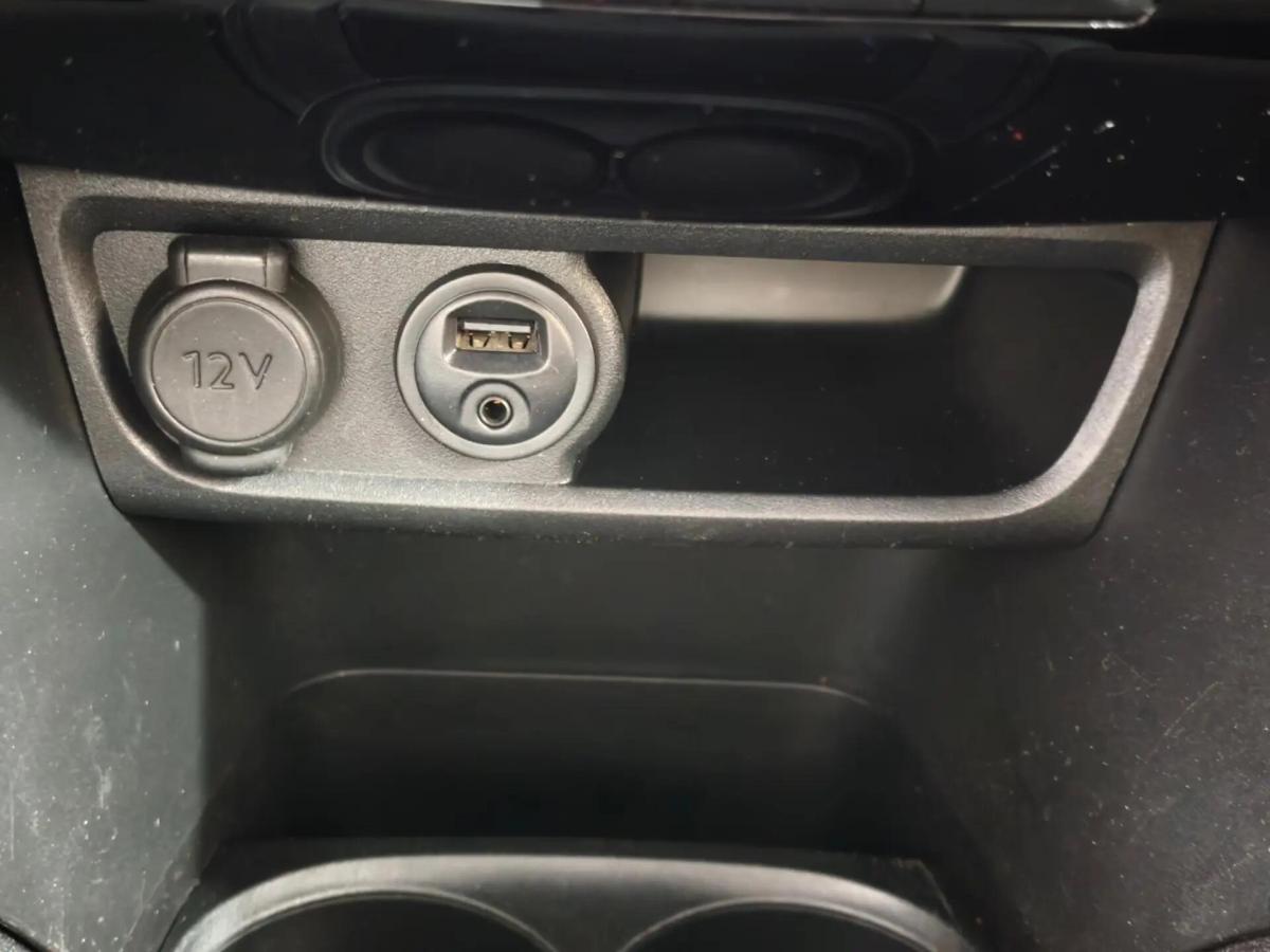 peugeot-208-2015-diesel-1560cc
