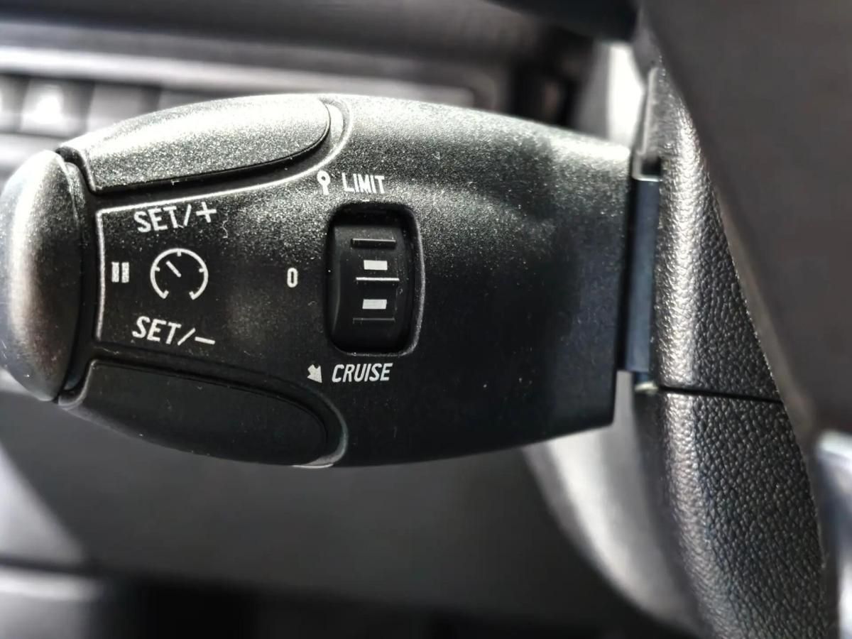 peugeot-208-2015-diesel-1560cc