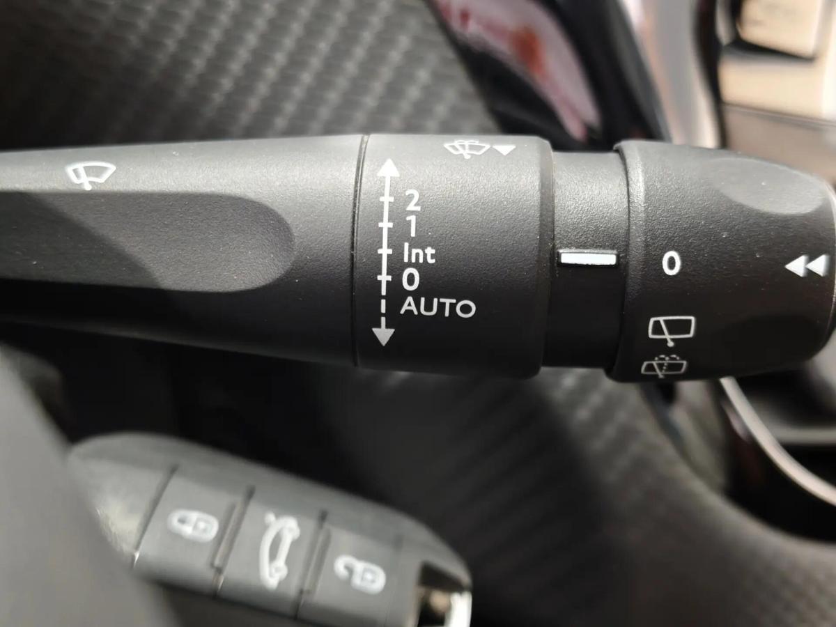 peugeot-208-2015-diesel-1560cc