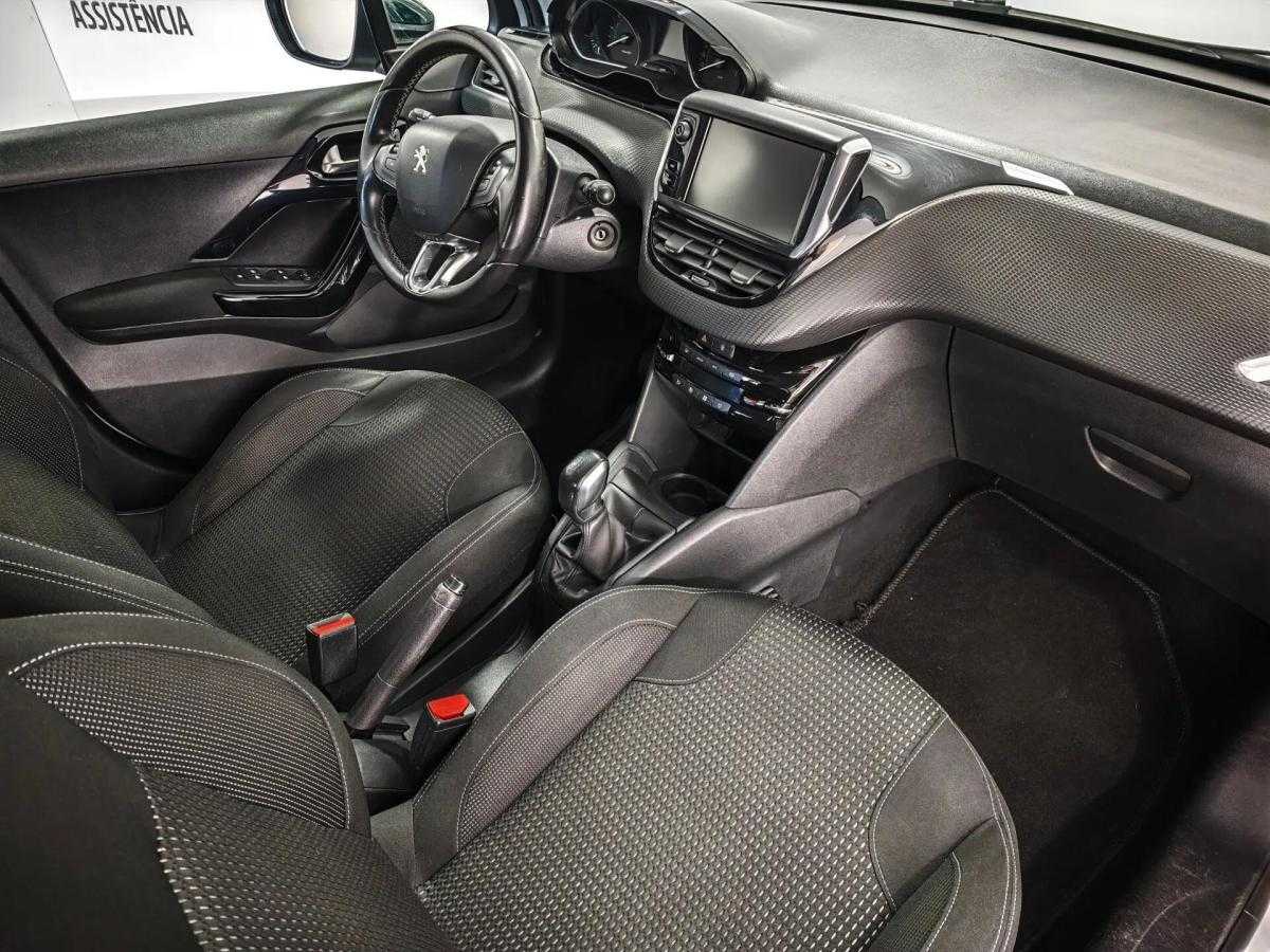 peugeot-208-2015-diesel-1560cc