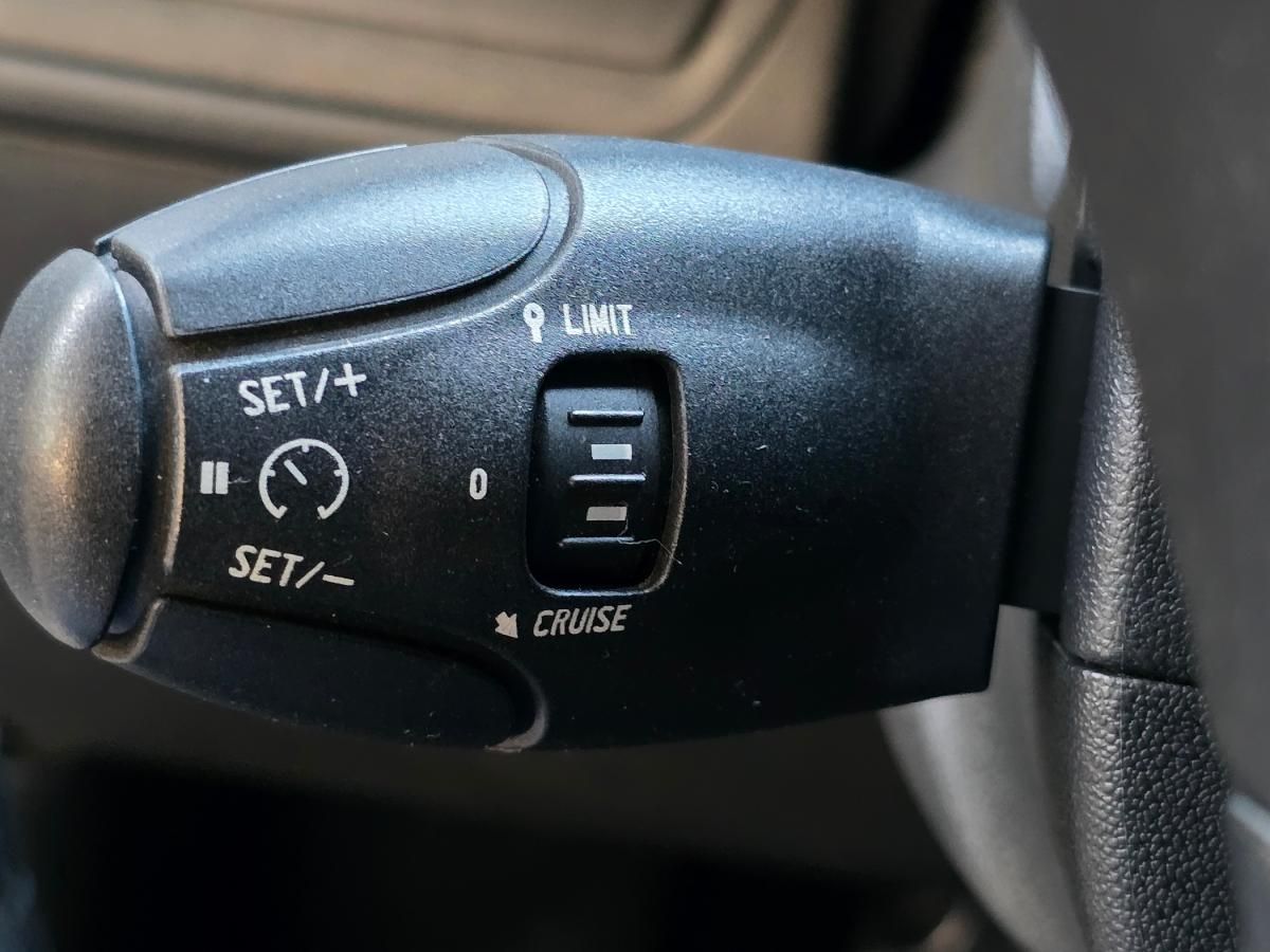 peugeot-208-2018-gasolina-1199cc