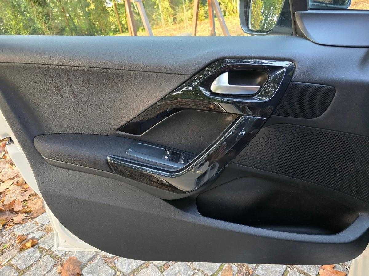 peugeot-208-2018-gasolina-1199cc