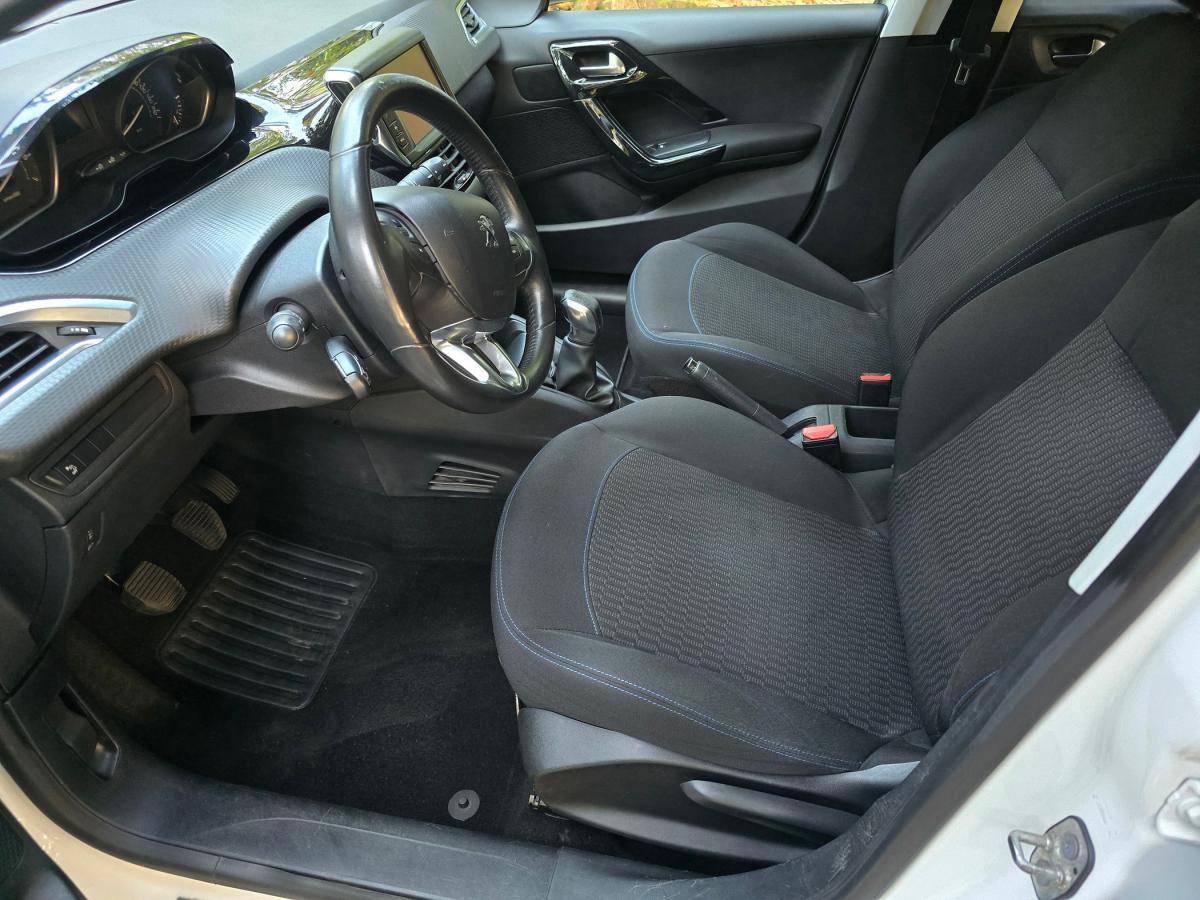 peugeot-208-2018-gasolina-1199cc