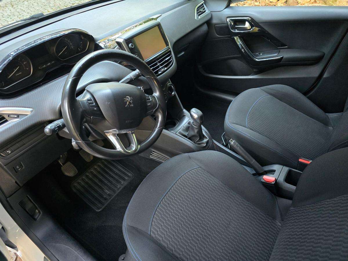 peugeot-208-2018-gasolina-1199cc