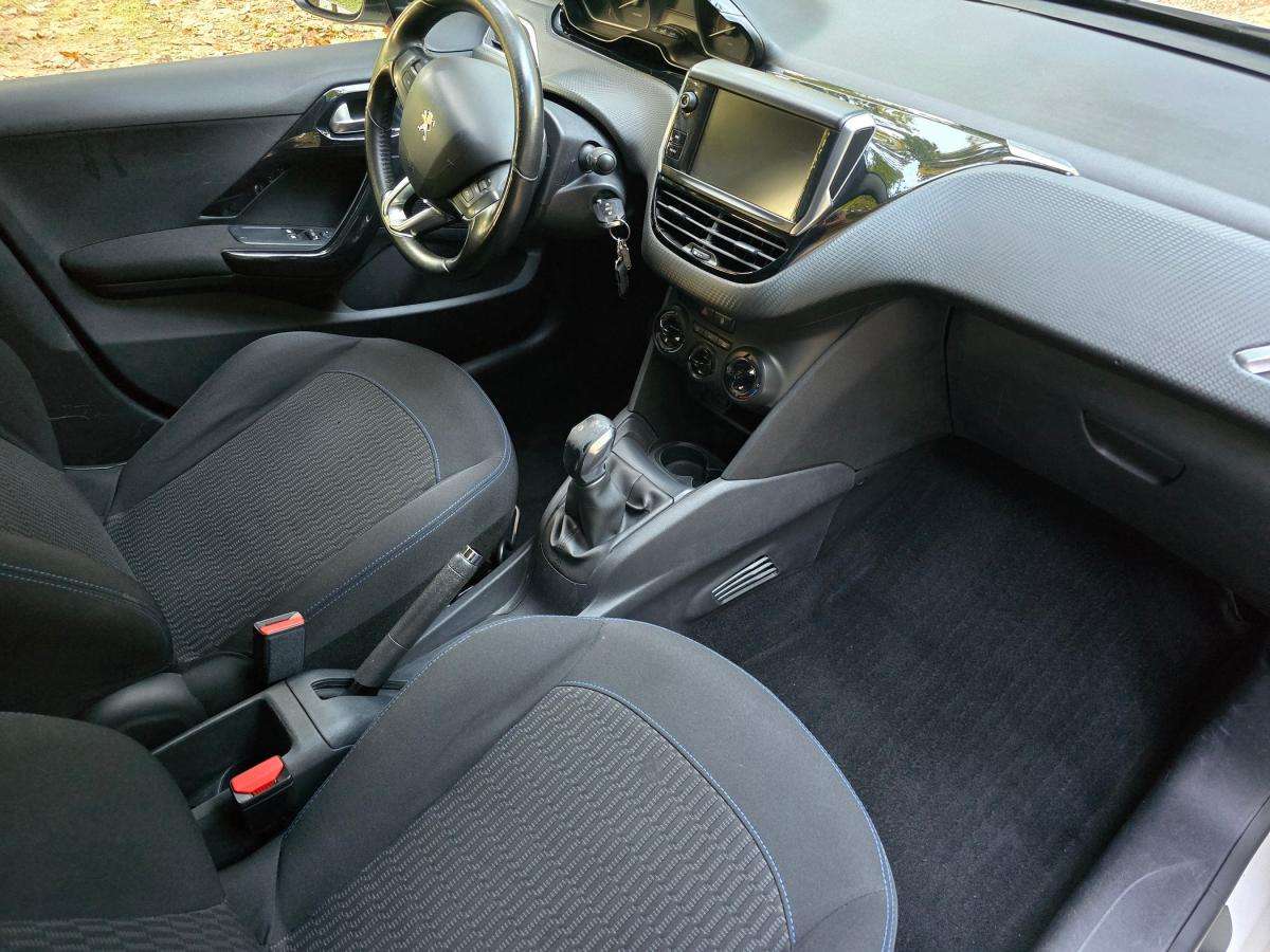 peugeot-208-2018-gasolina-1199cc