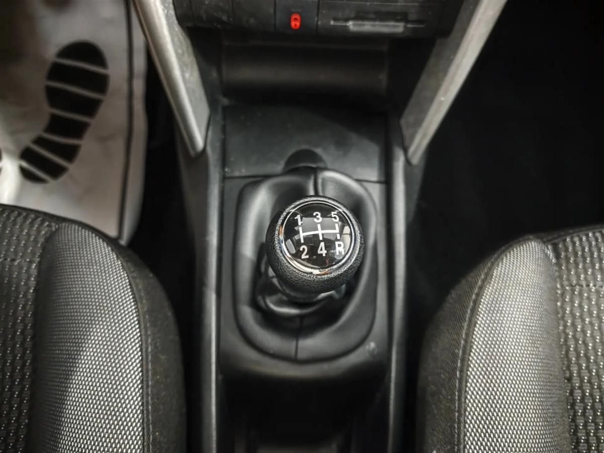 peugeot-207-2011-diesel-1398cc