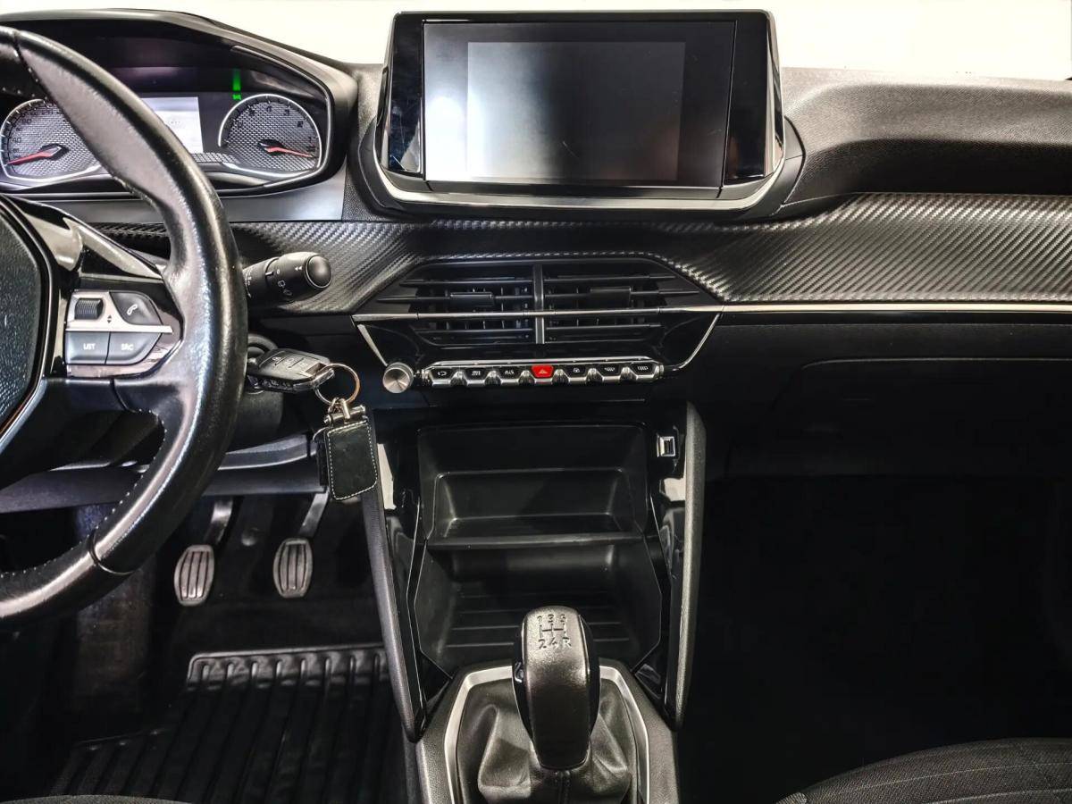 peugeot-208-2021-gasolina-1199cc