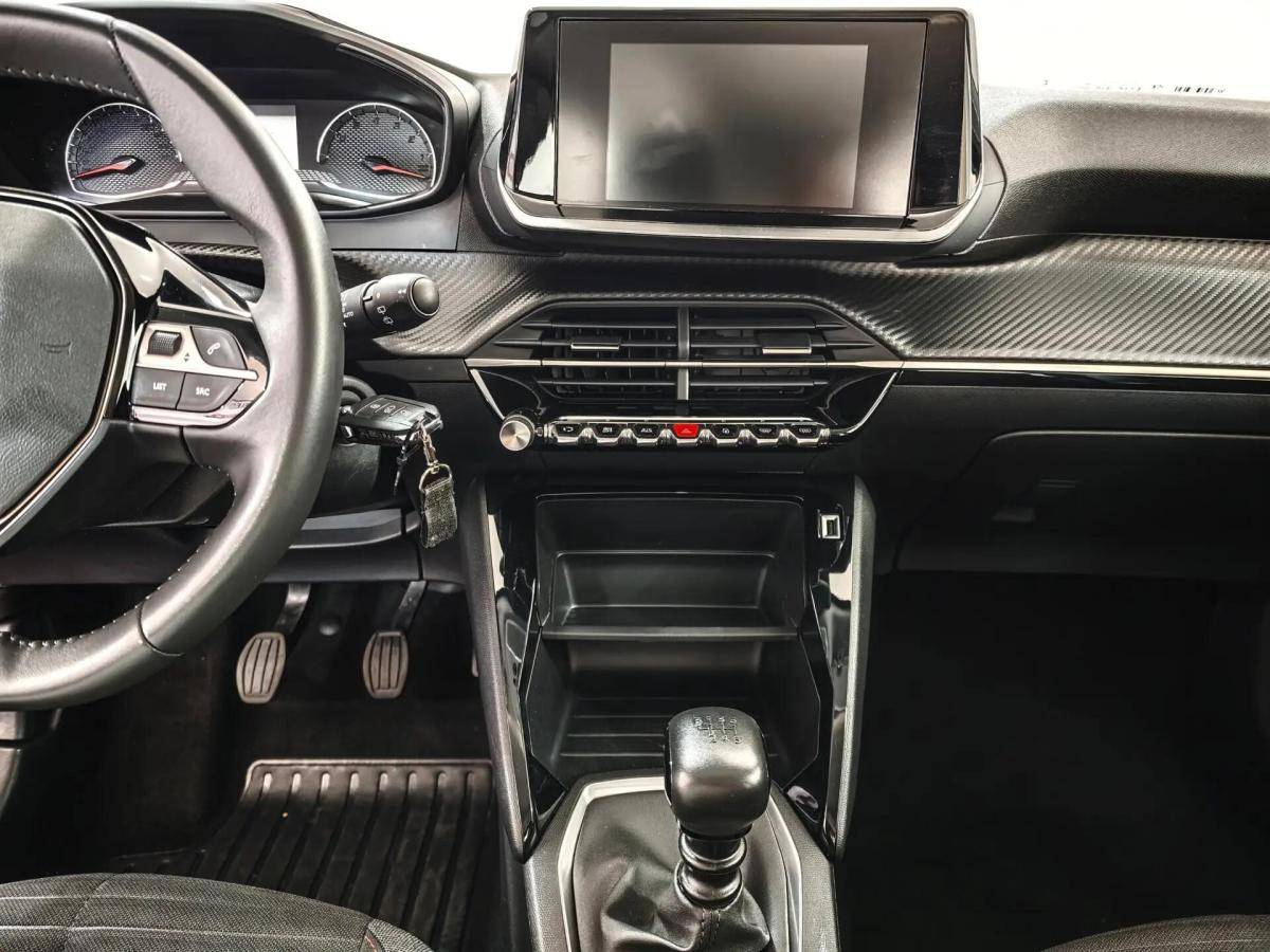 peugeot-2008-2022-gasolina-1199cc
