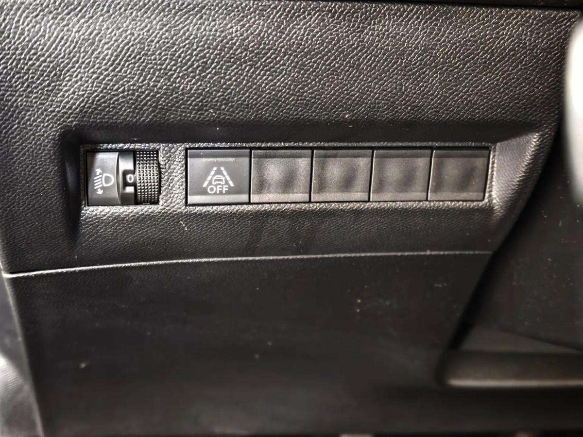 peugeot-2008-2022-gasolina-1199cc