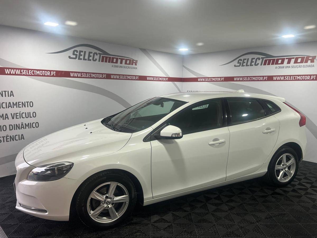 volvo-v40-2017-diesel-1969cc