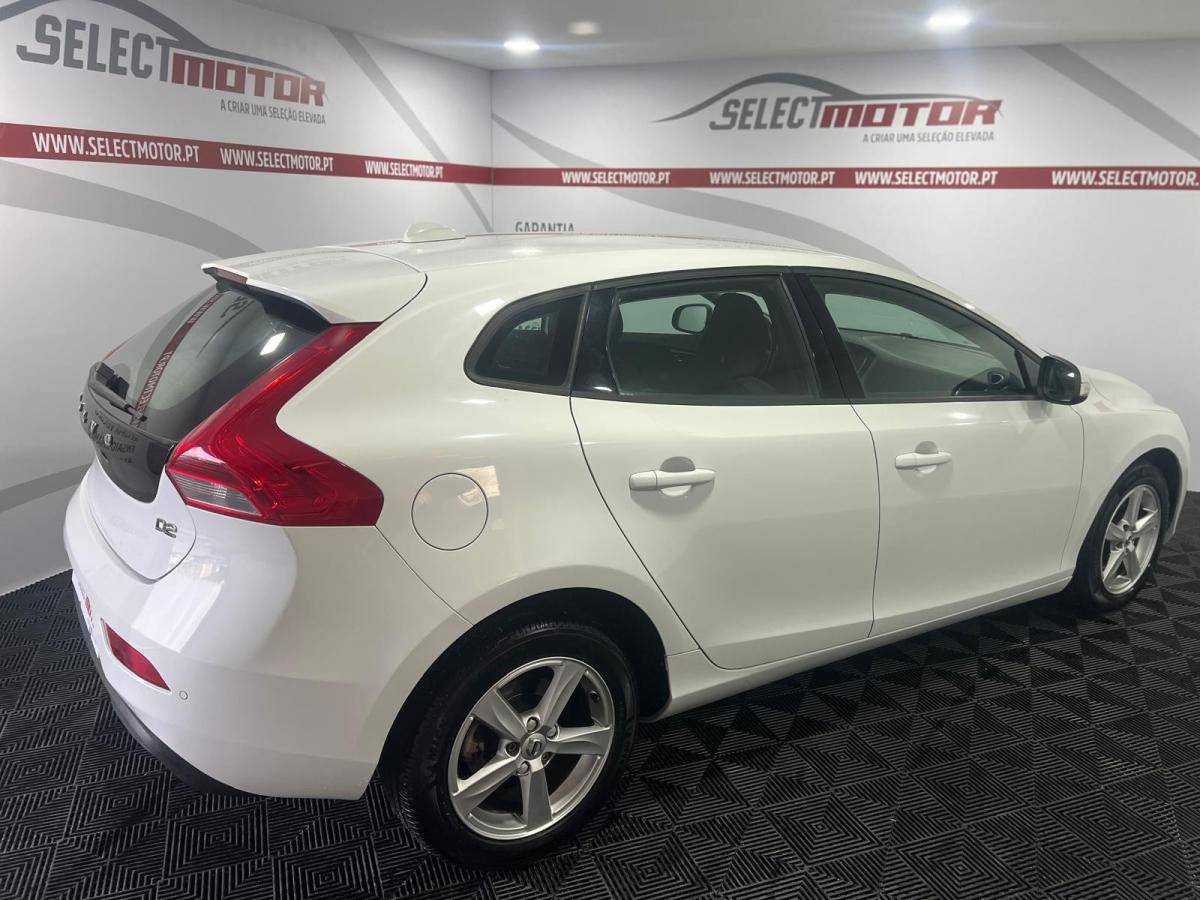 volvo-v40-2017-diesel-1969cc