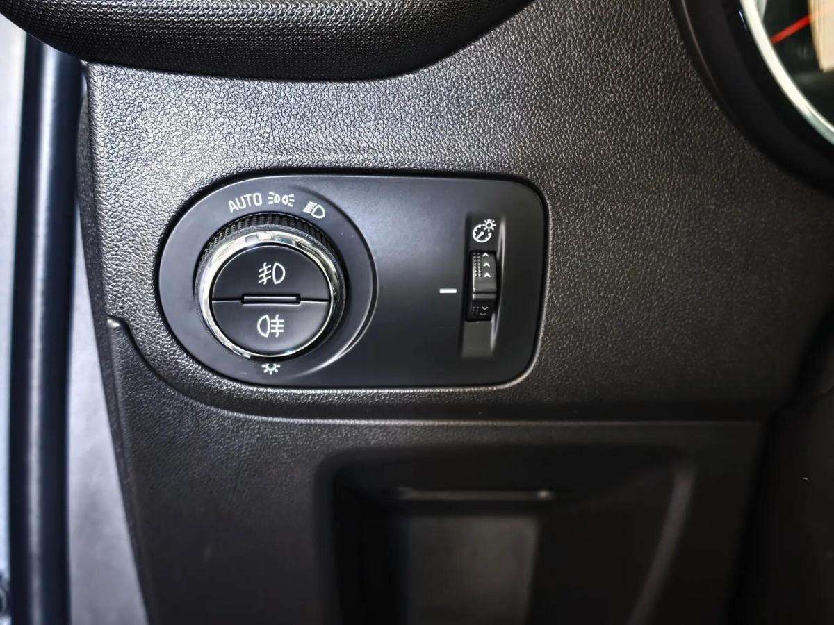 opel-crossland-x-2017-diesel-1560cc
