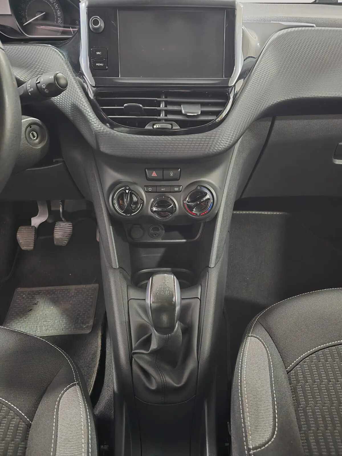 peugeot-208-2016-diesel-1560cc