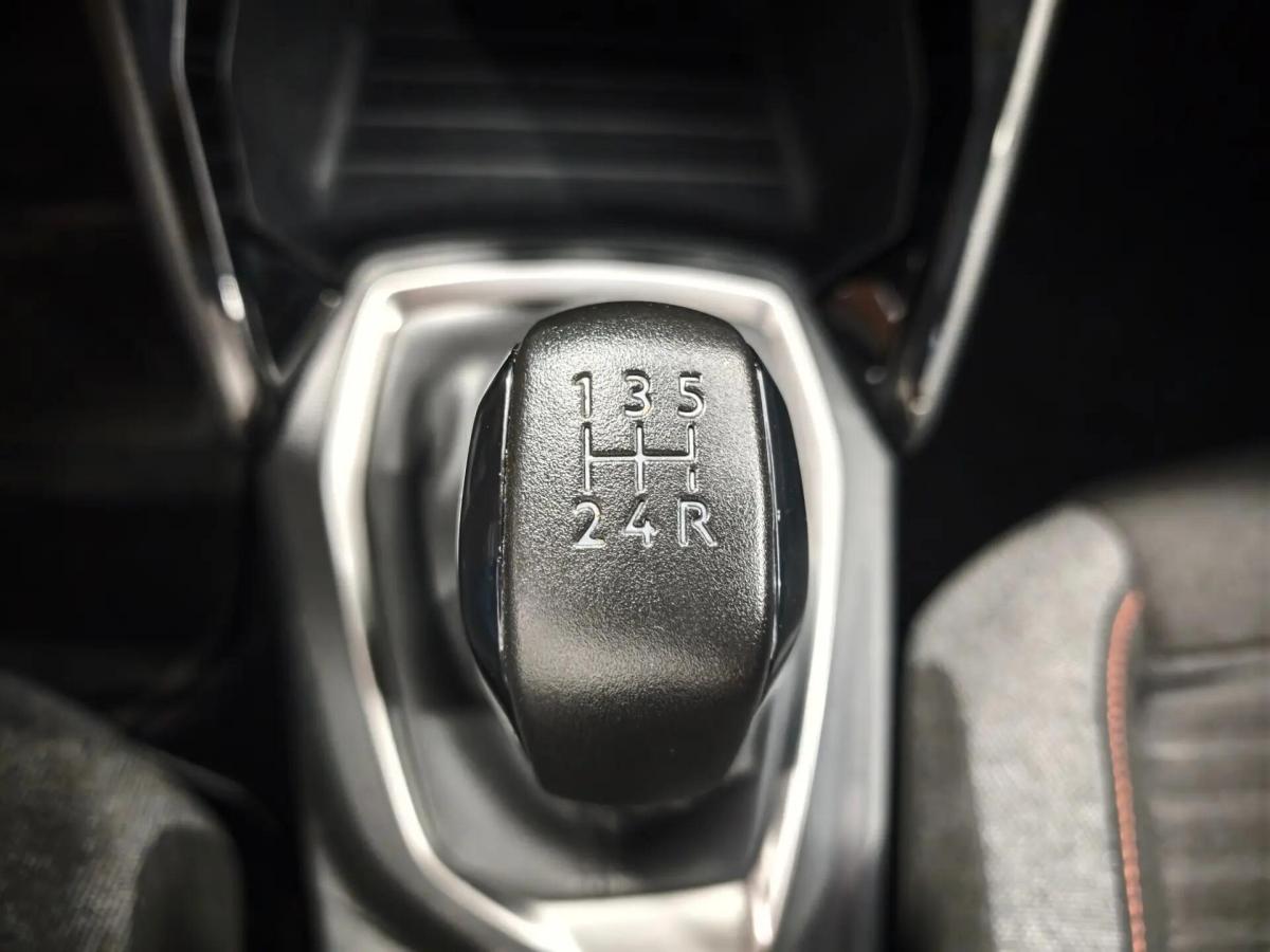 peugeot-208-2021-gasolina-1199cc