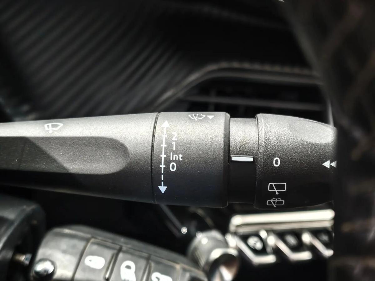 peugeot-208-2021-gasolina-1199cc
