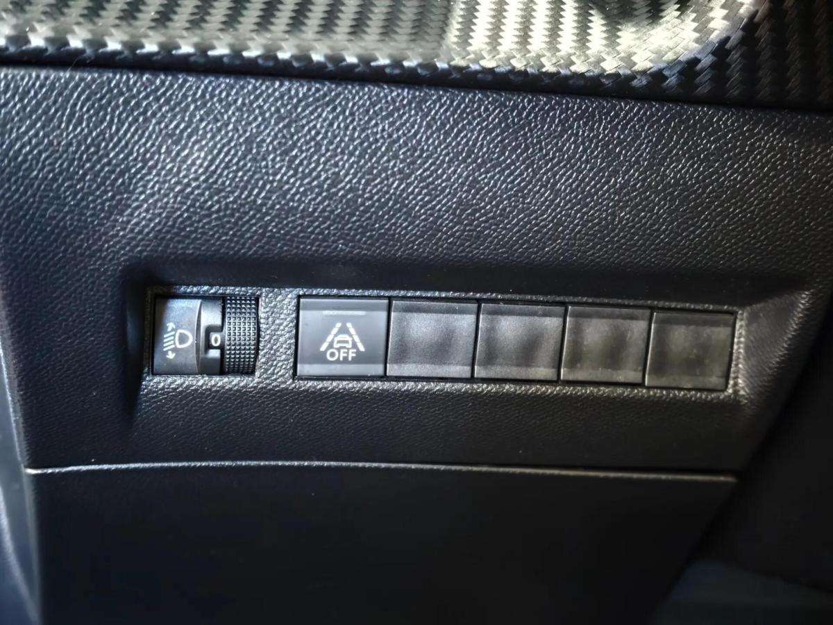 peugeot-208-2021-gasolina-1199cc