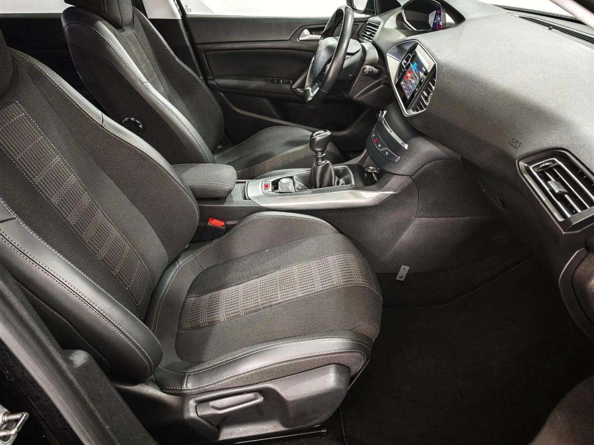 peugeot-308-sw-2021-gasolina-1199cc