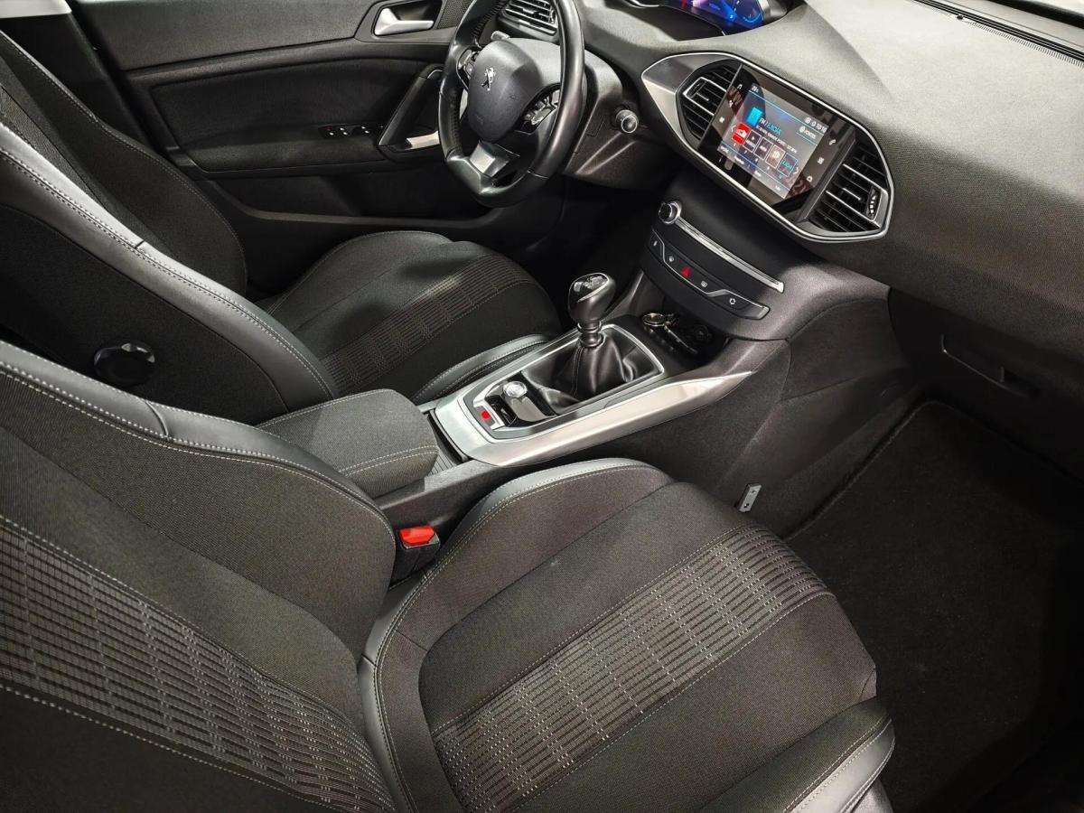 peugeot-308-sw-2021-gasolina-1199cc