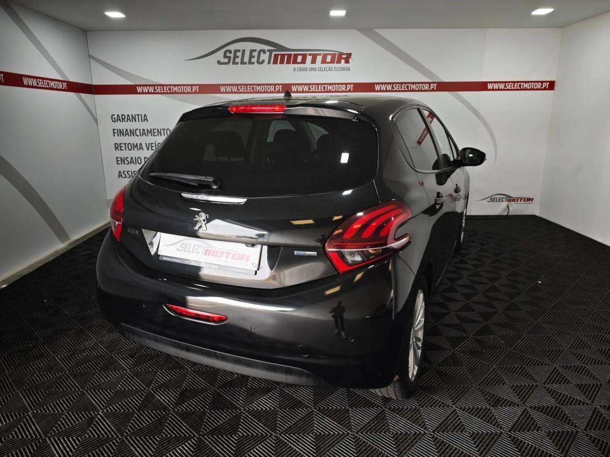 peugeot-208-2016-gasolina-1199cc