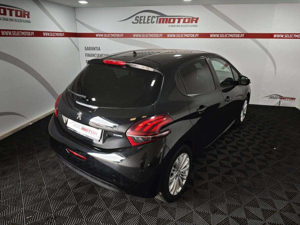 peugeot-208-2016-gasolina-1199cc
