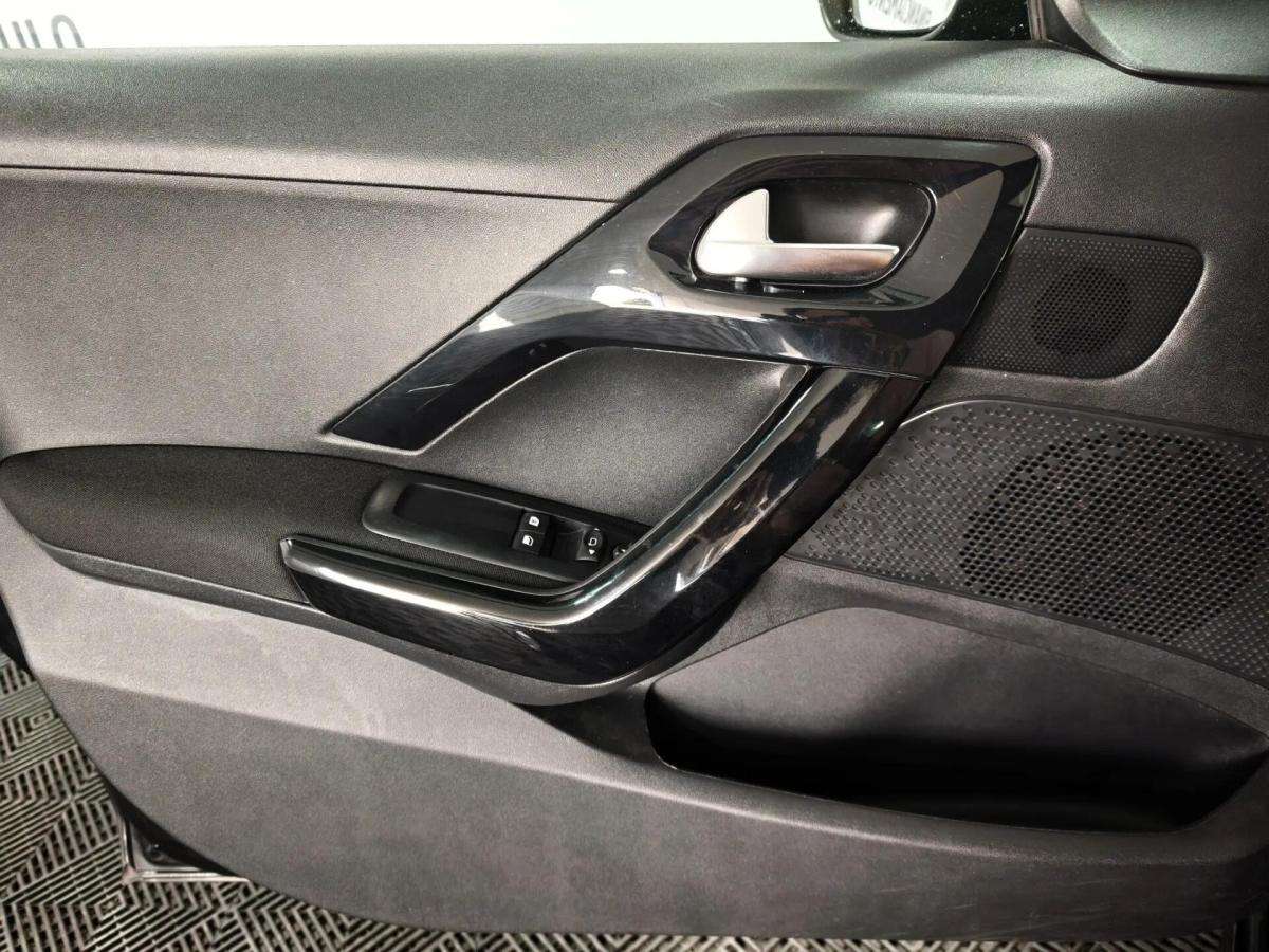 peugeot-208-2016-gasolina-1199cc