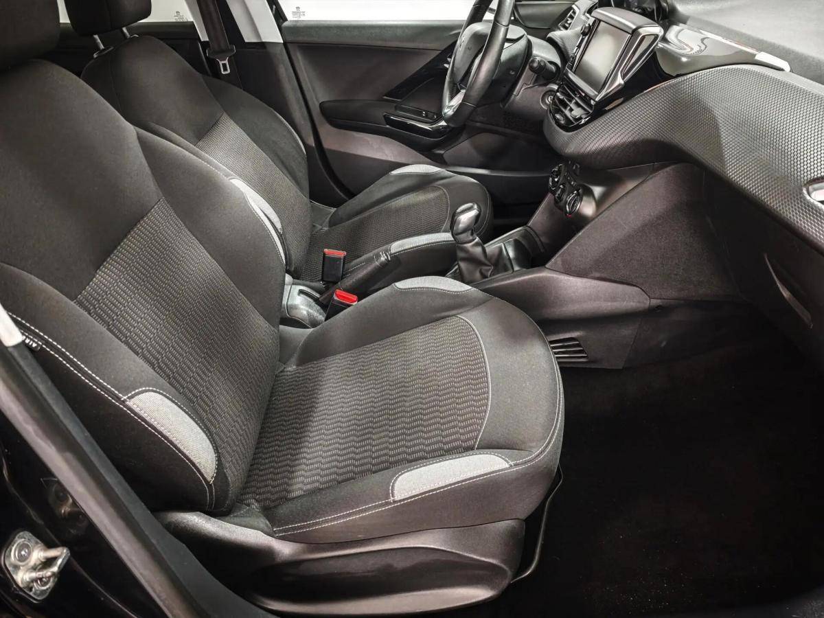 peugeot-208-2016-gasolina-1199cc