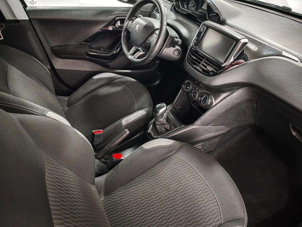 peugeot-208-2016-gasolina-1199cc