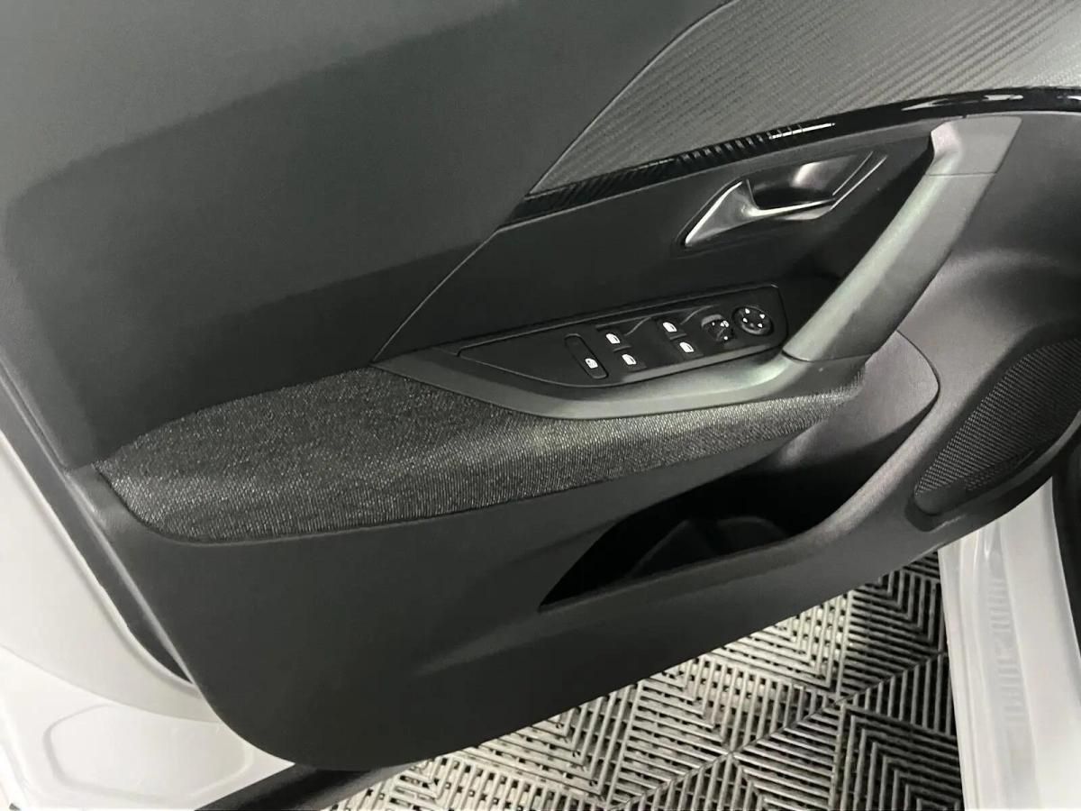 peugeot-e-2008-2025-eletrico-0cc