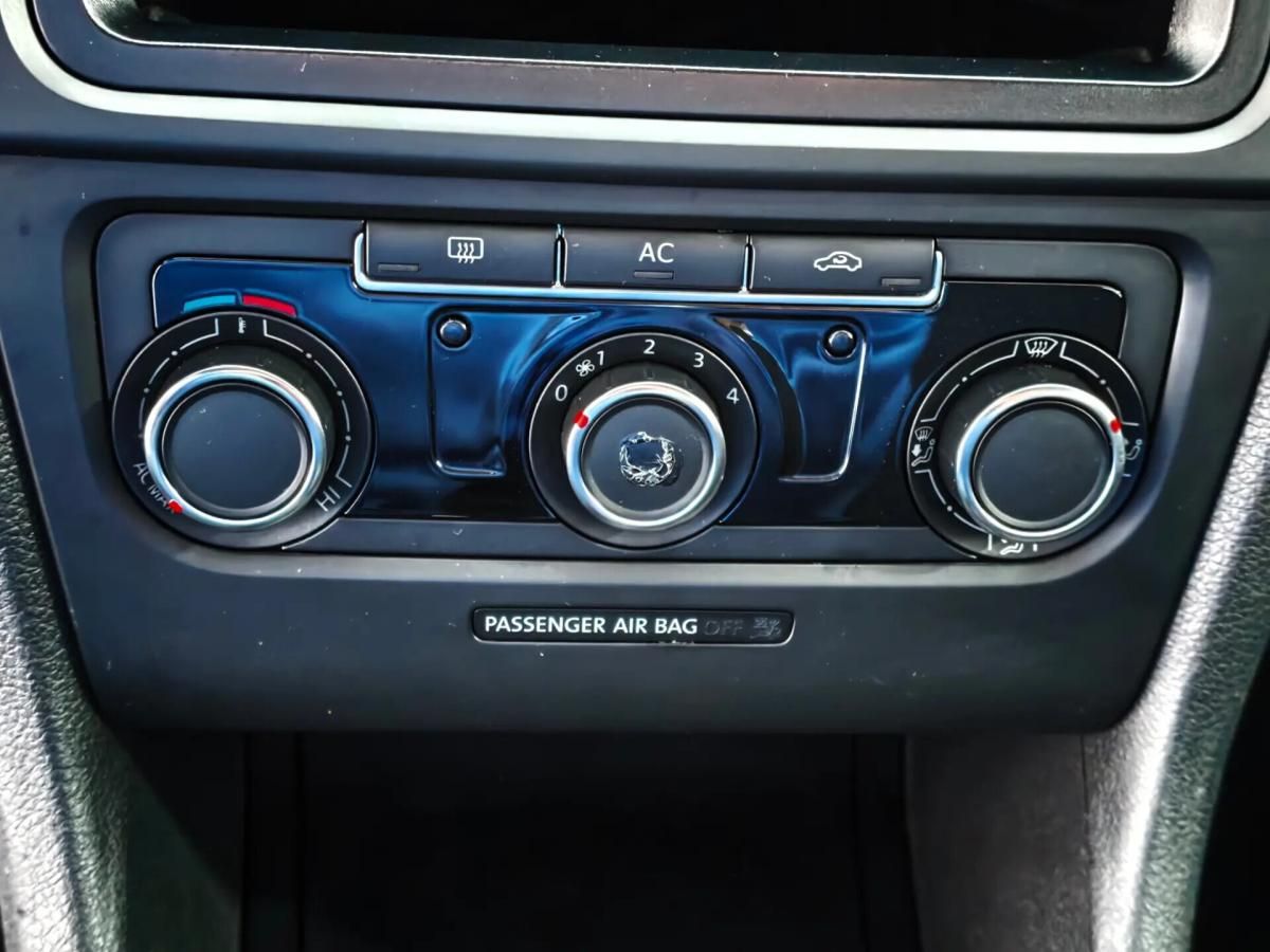 volkswagen-golf-2011-diesel-1598cc