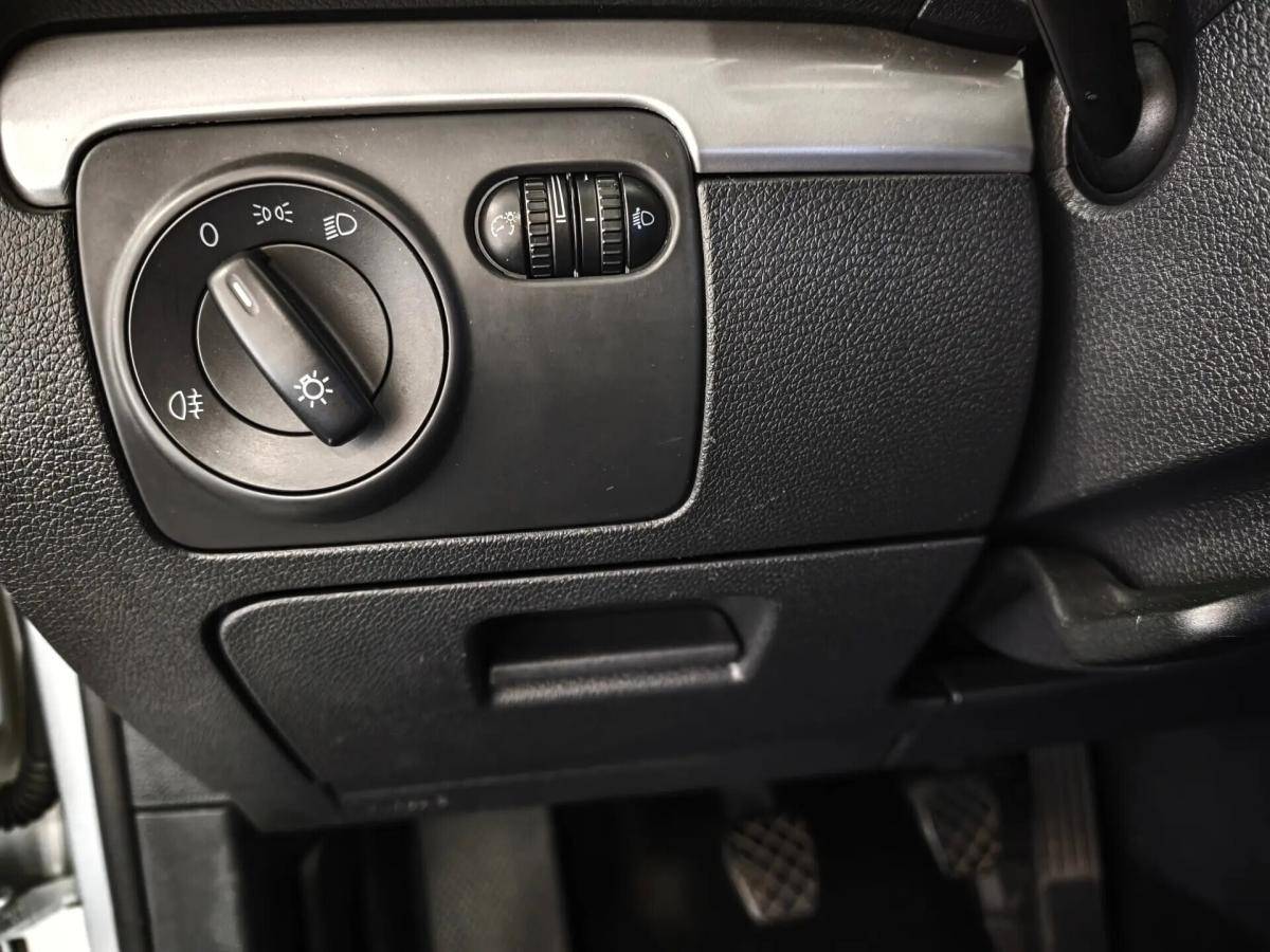 volkswagen-golf-2011-diesel-1598cc