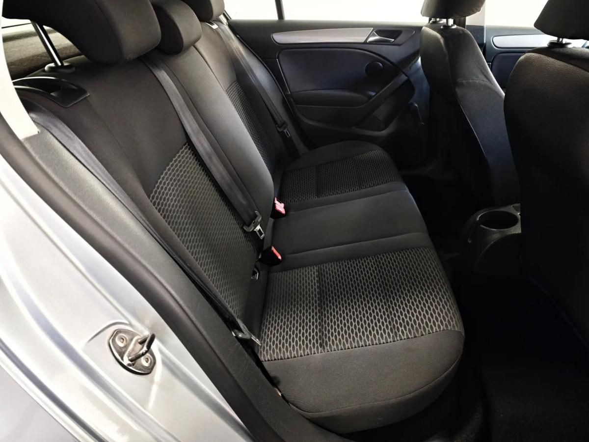 volkswagen-golf-2011-diesel-1598cc