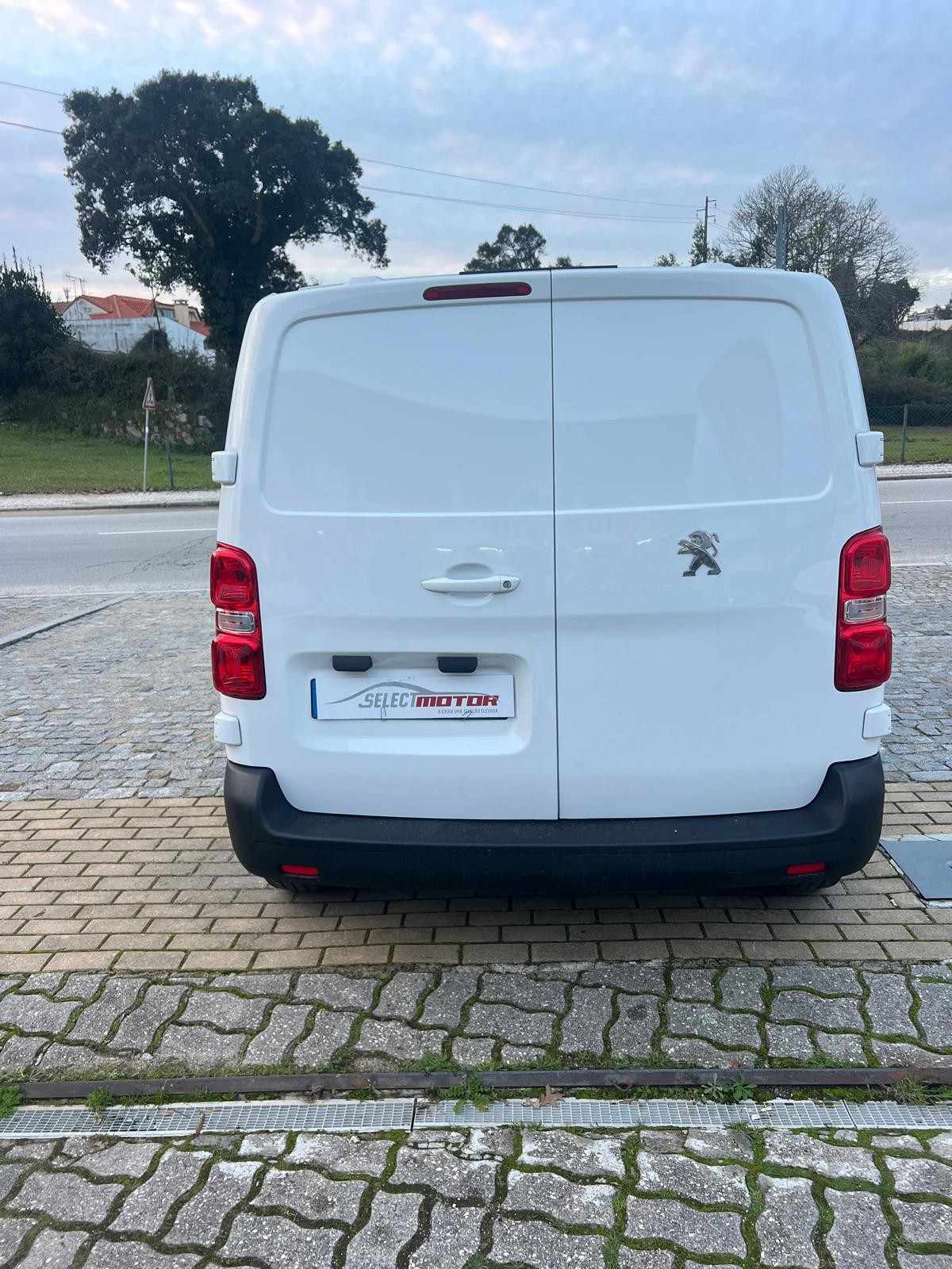 peugeot-expert-2019-diesel-1560cc