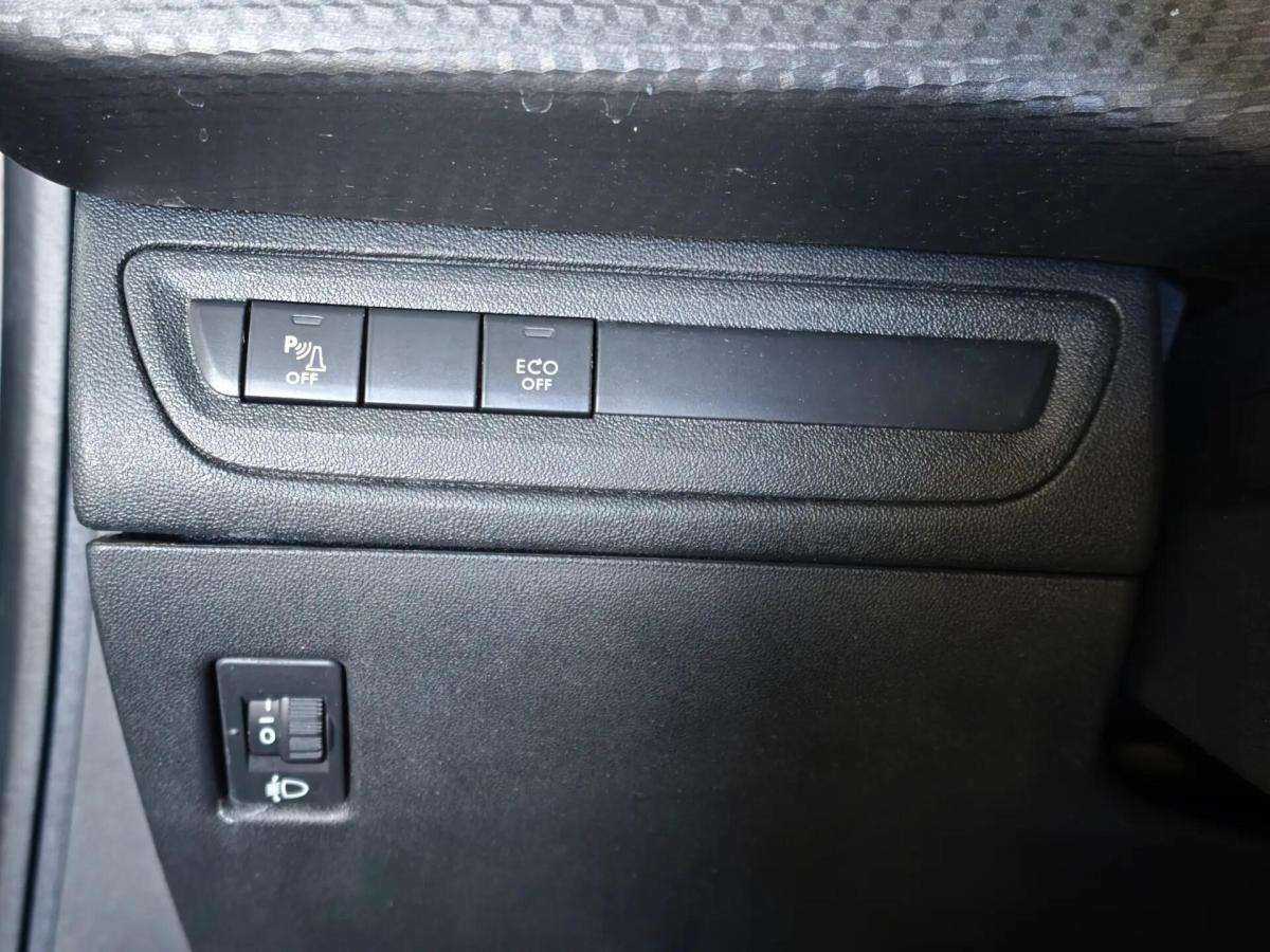 peugeot-208-2019-gasolina-1199cc