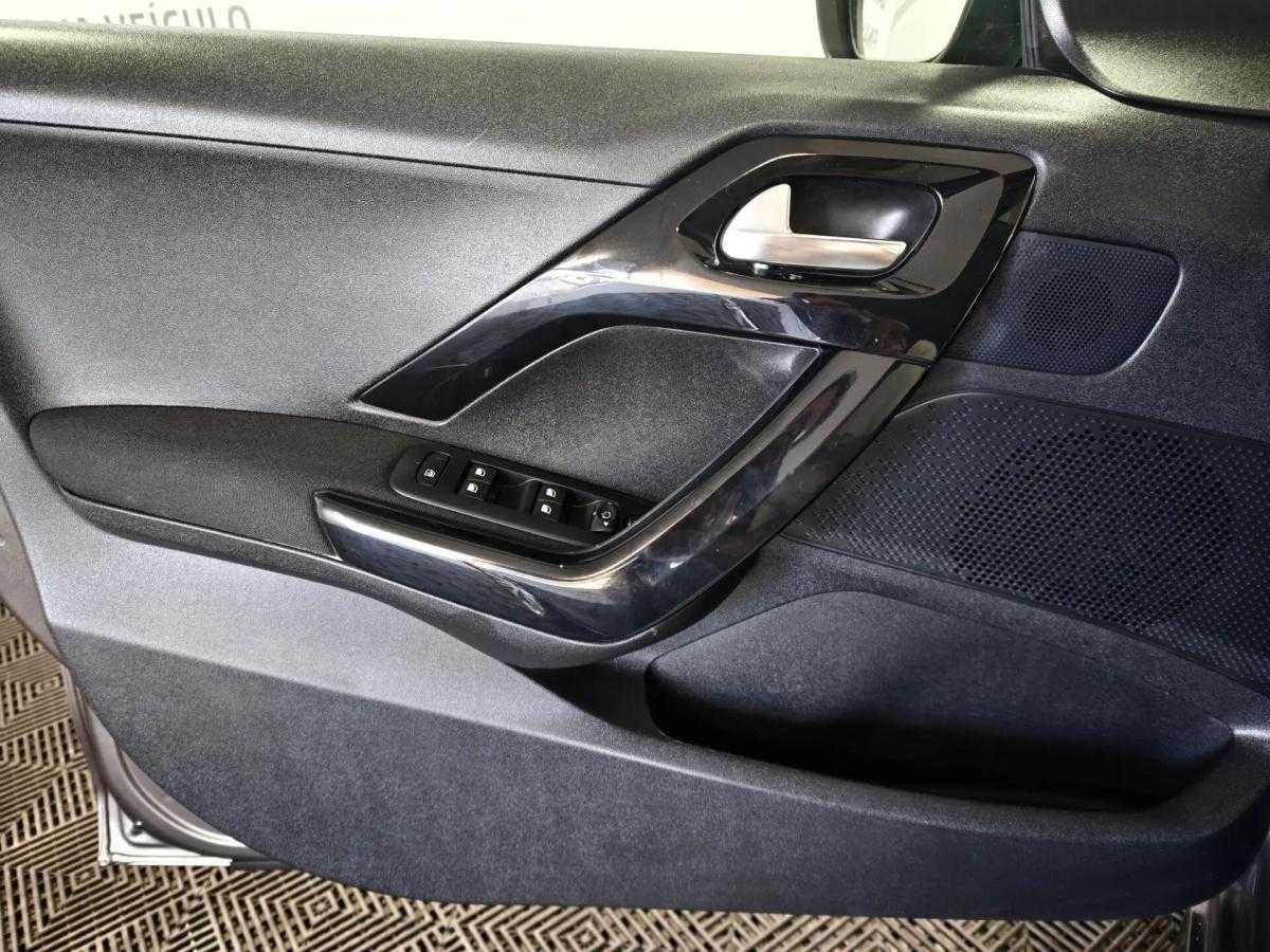 peugeot-208-2019-gasolina-1199cc