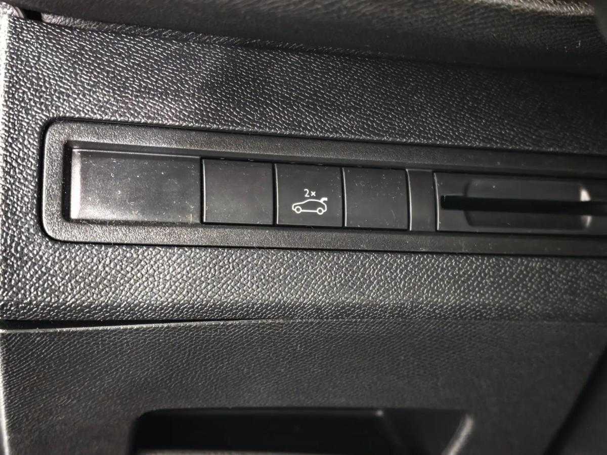 peugeot-5008-2018-diesel-1997cc
