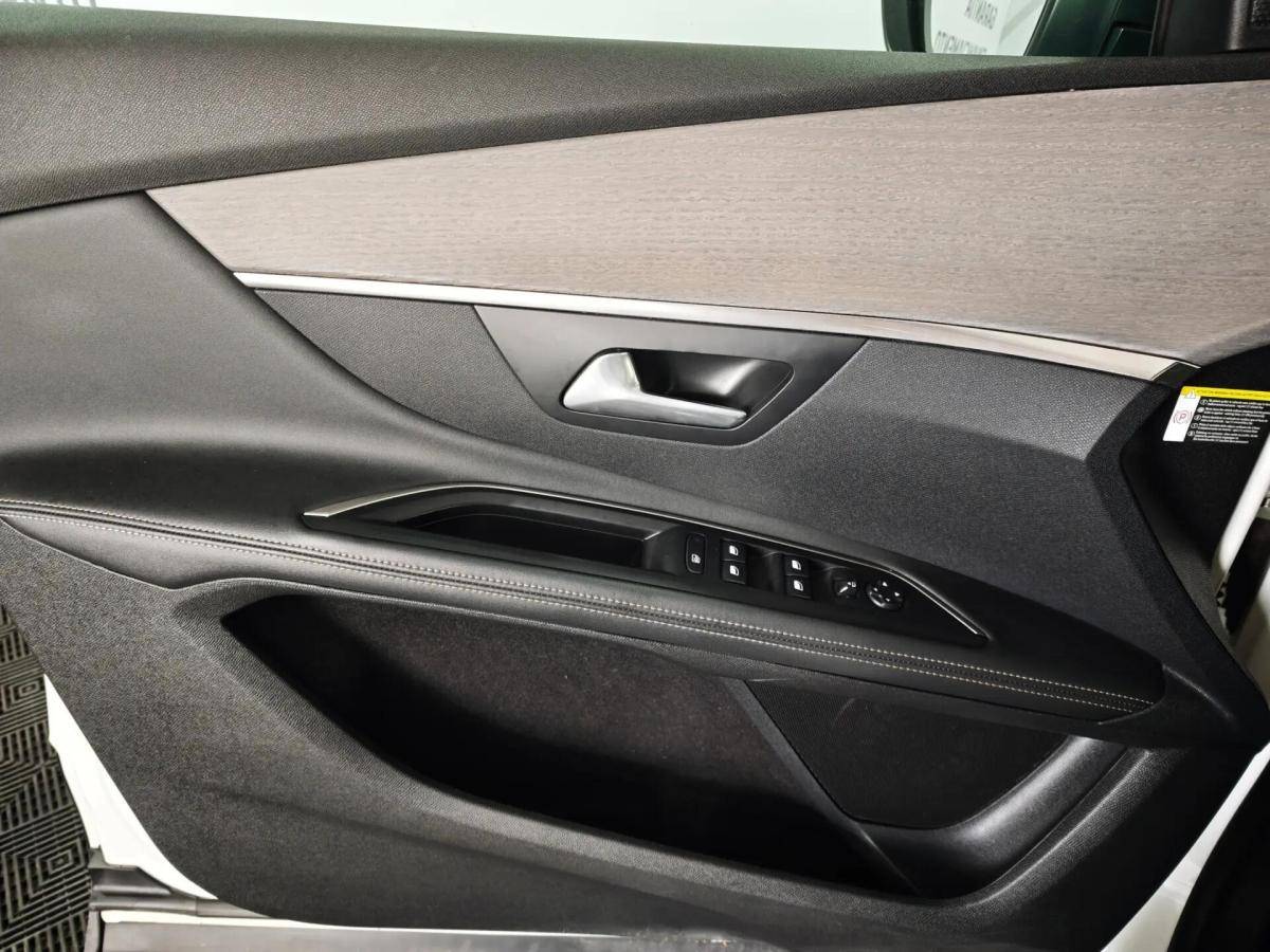 peugeot-5008-2018-diesel-1997cc