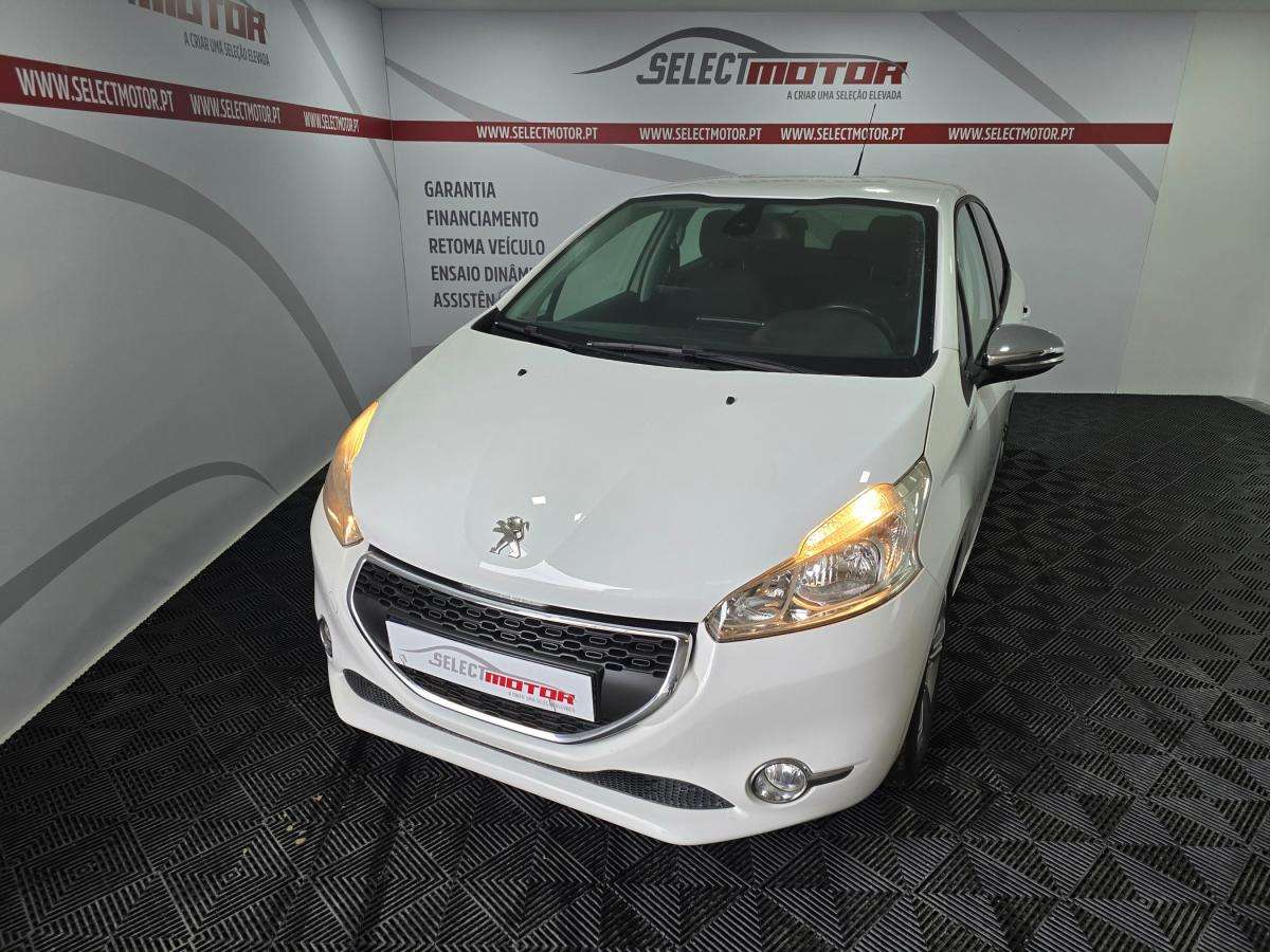 peugeot-208-2015-gasolina-1199cc