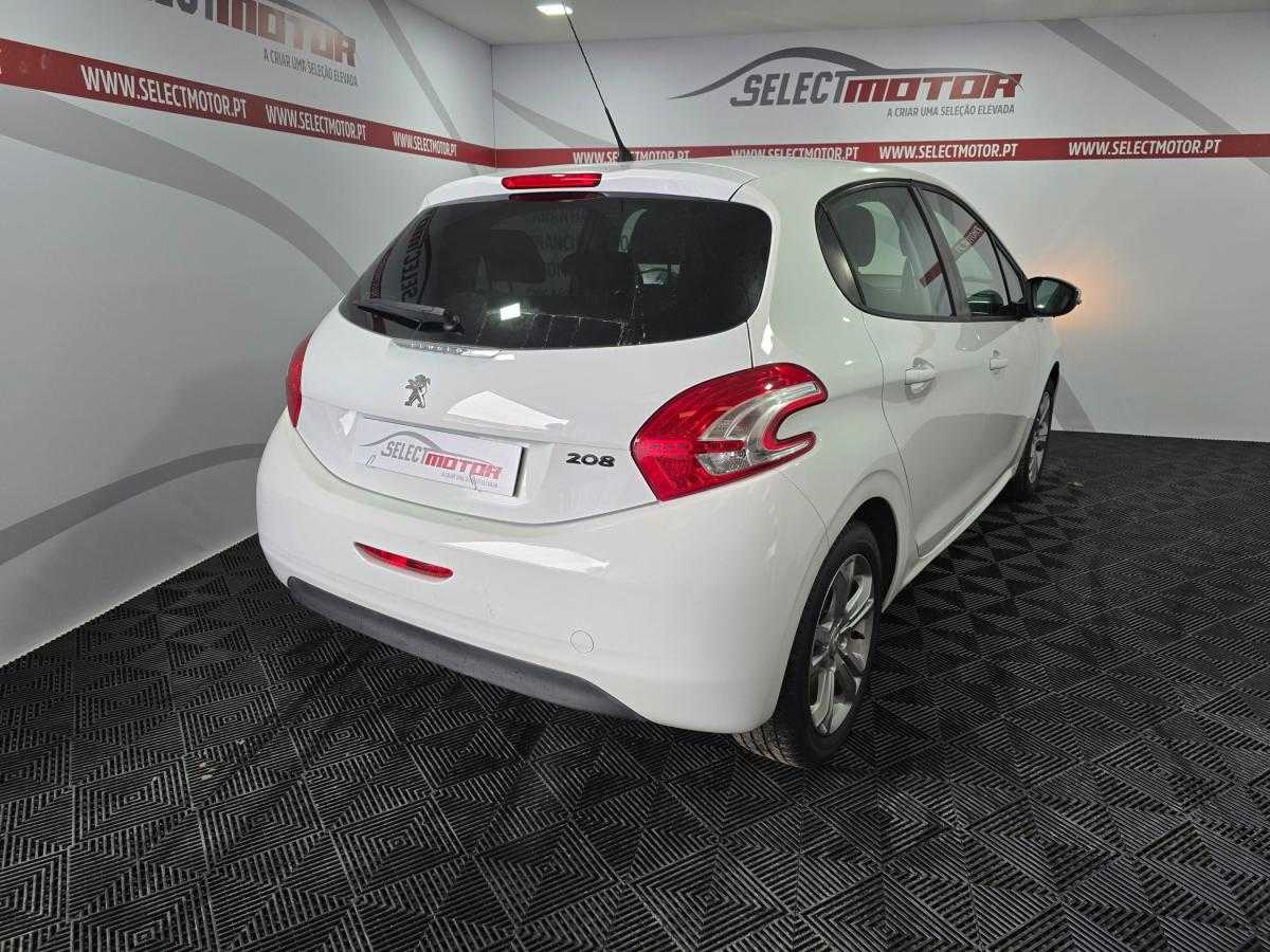peugeot-208-2015-gasolina-1199cc