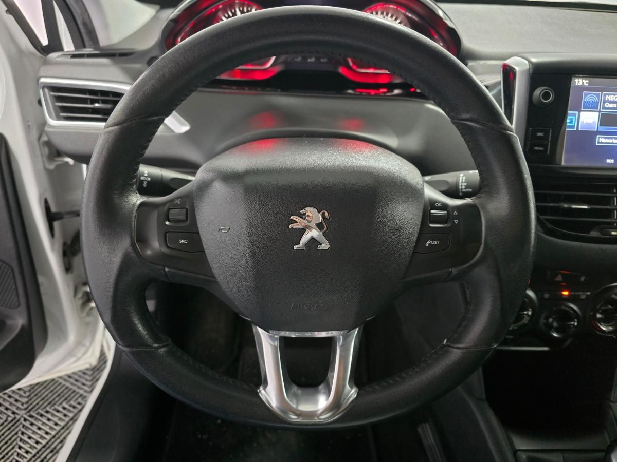 peugeot-208-2015-gasolina-1199cc