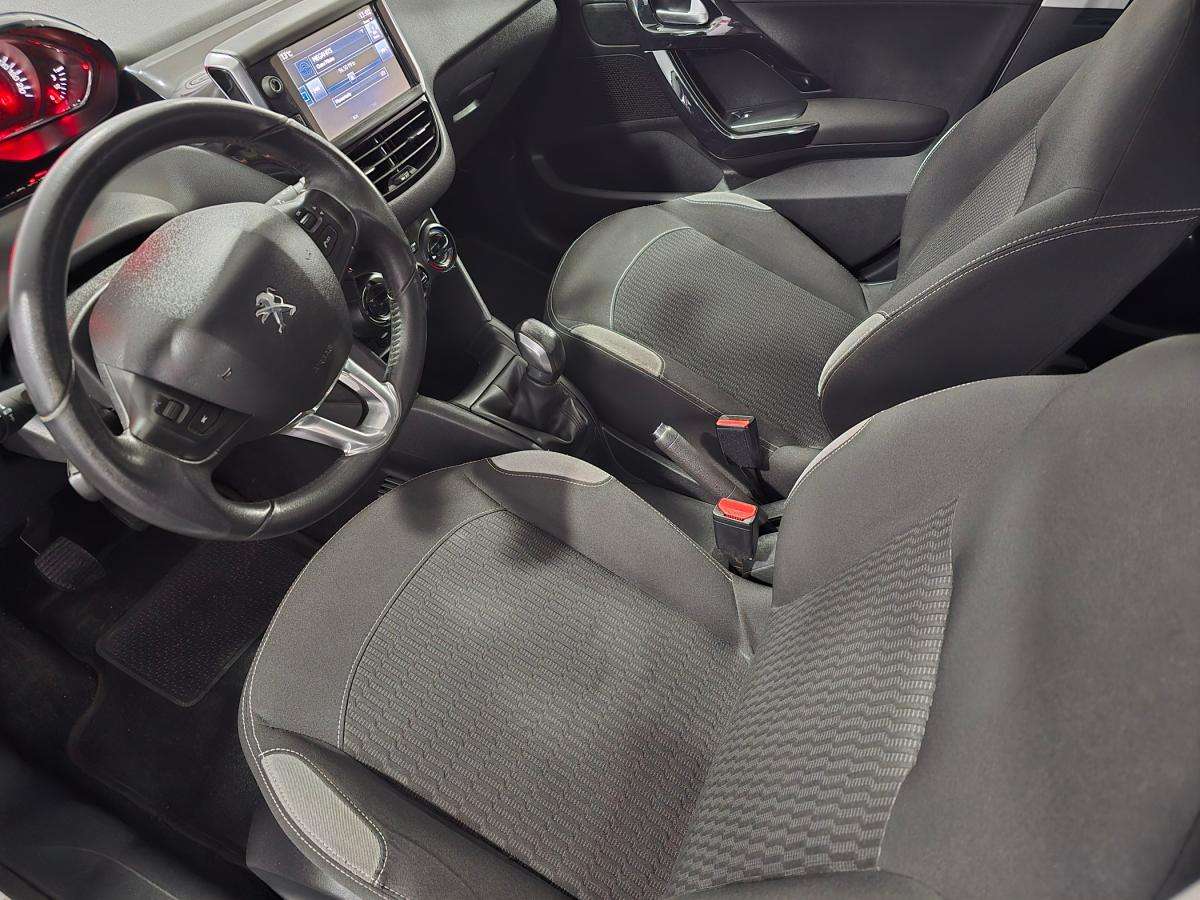 peugeot-208-2015-gasolina-1199cc
