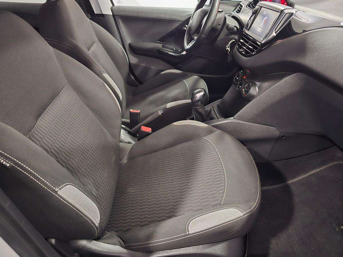 peugeot-208-2015-gasolina-1199cc