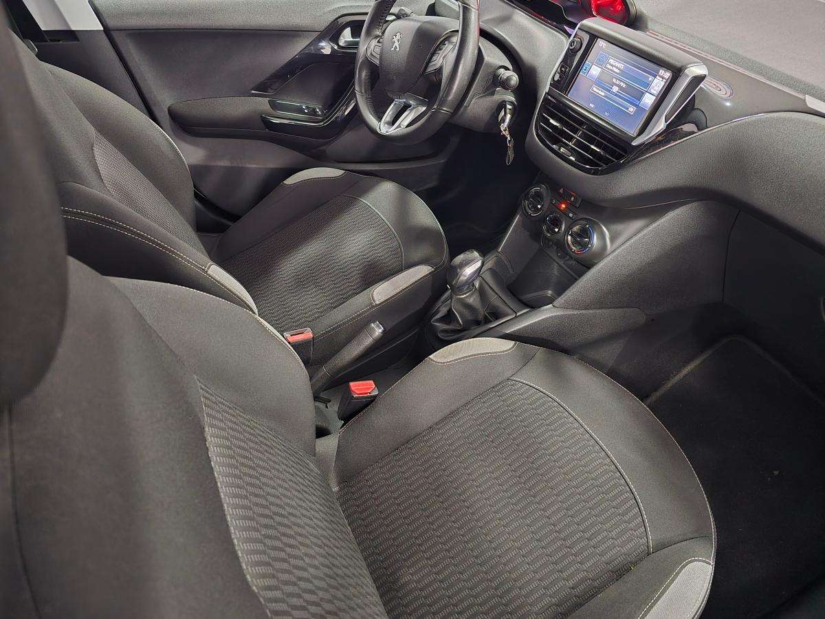 peugeot-208-2015-gasolina-1199cc