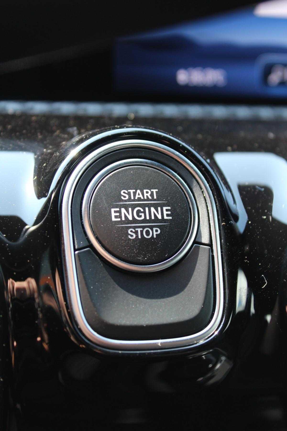 mercedes-benz-classe-a-2023-hibrido-a-gasolina-1332cc